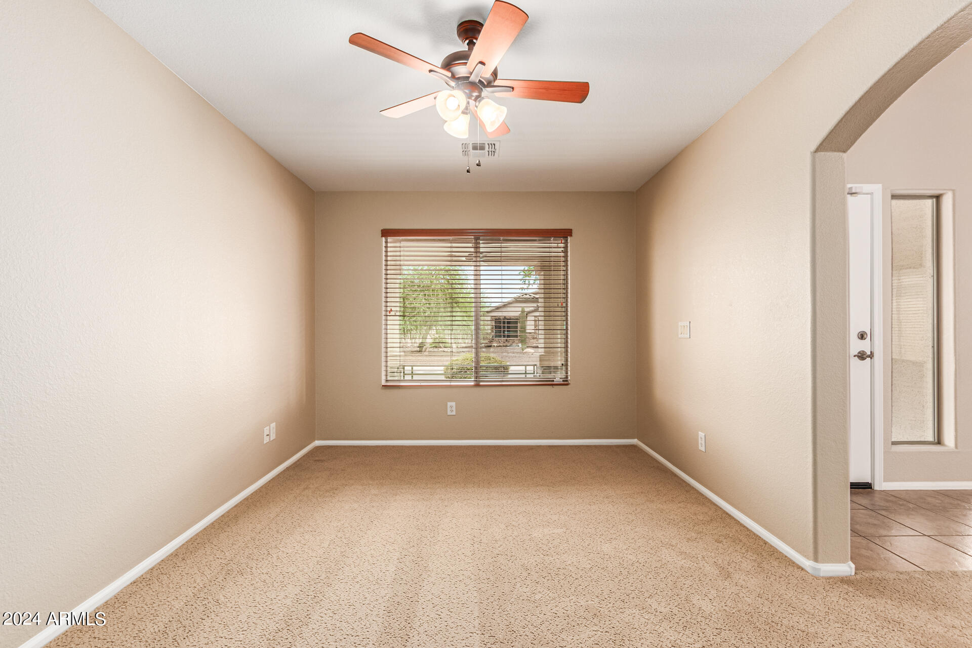2210 W DALE Lane