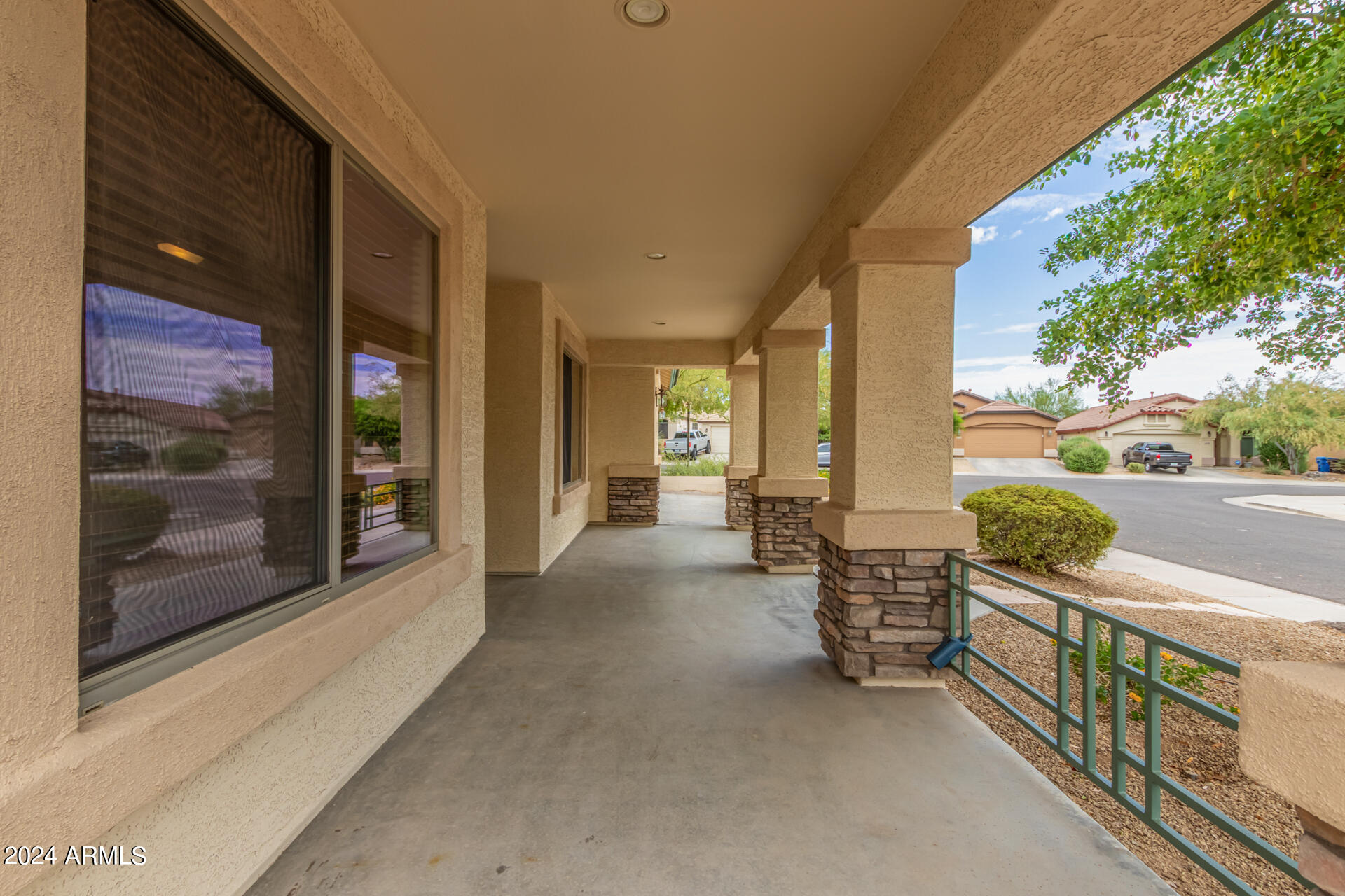 2210 W DALE Lane