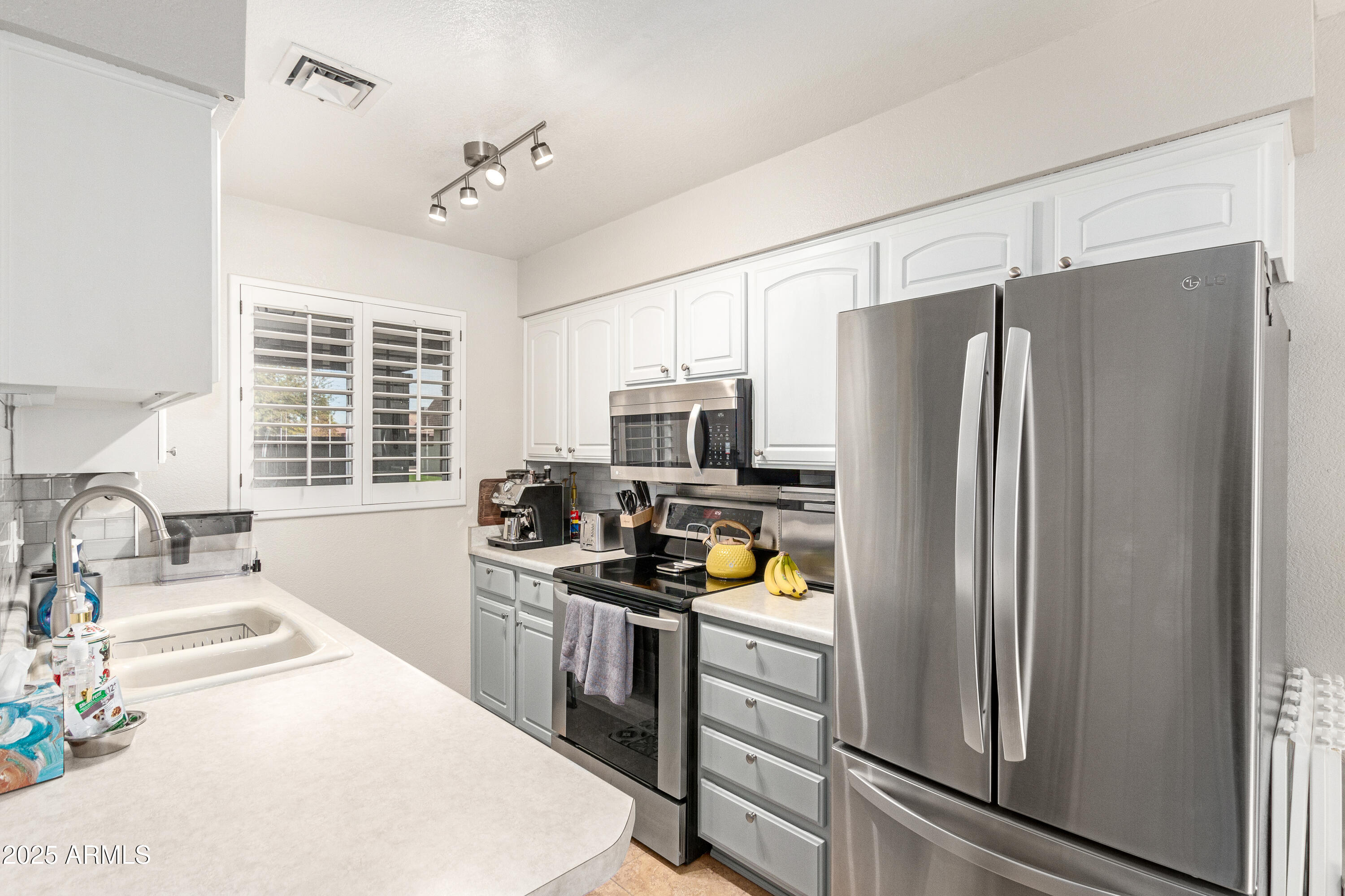 8161 N 107TH Avenue, 104