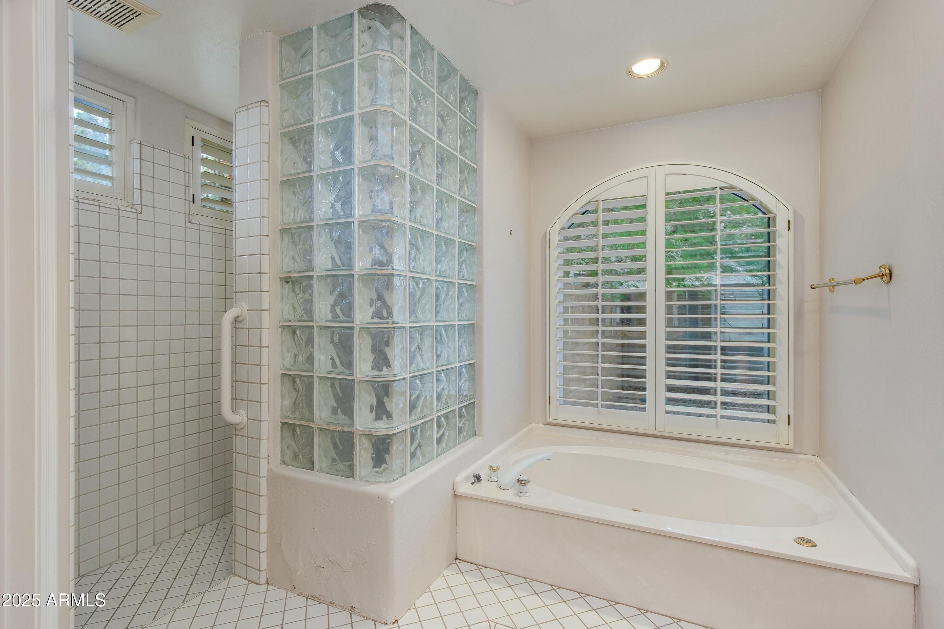 1133 W LAS PALMARITAS Drive