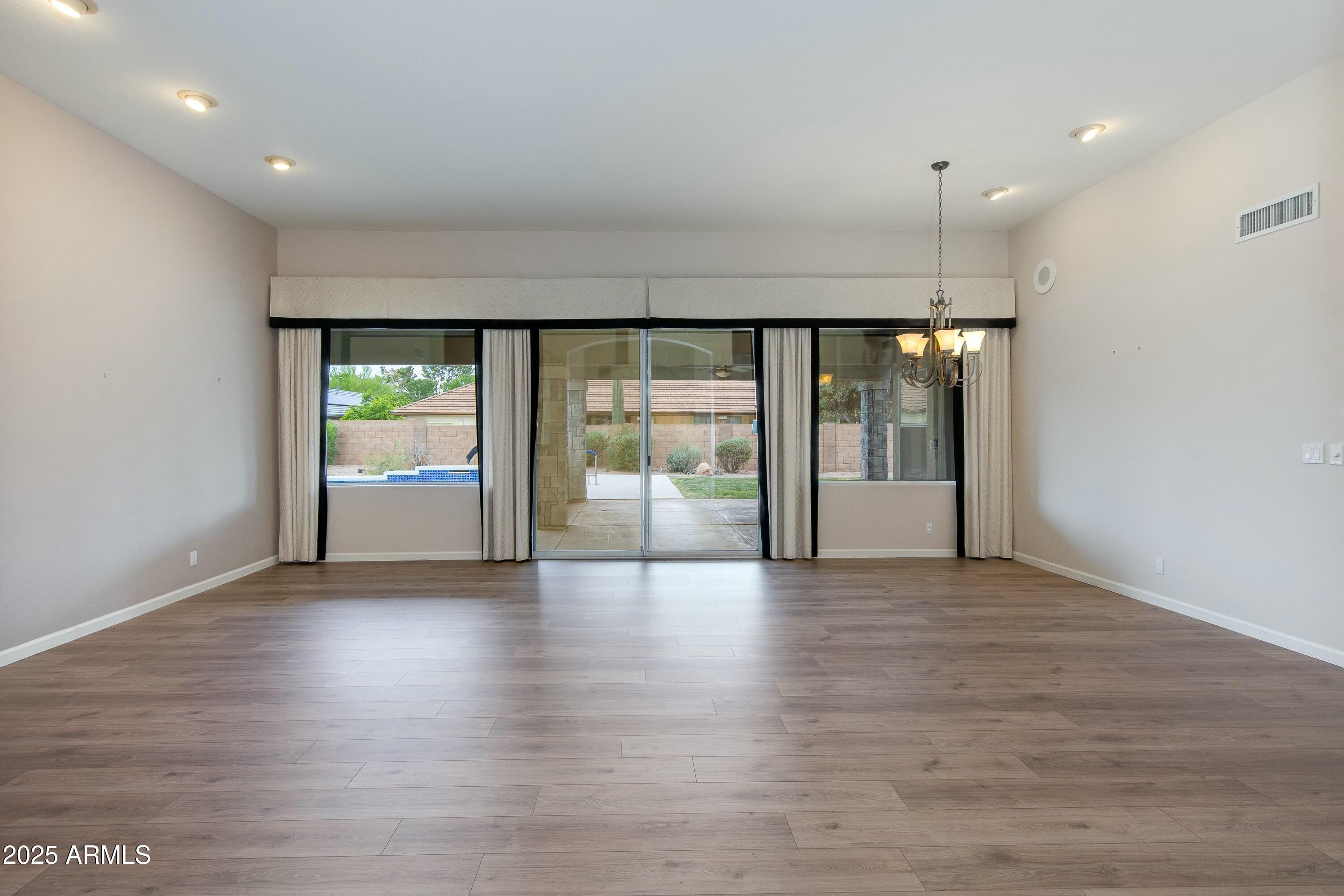 1133 W LAS PALMARITAS Drive