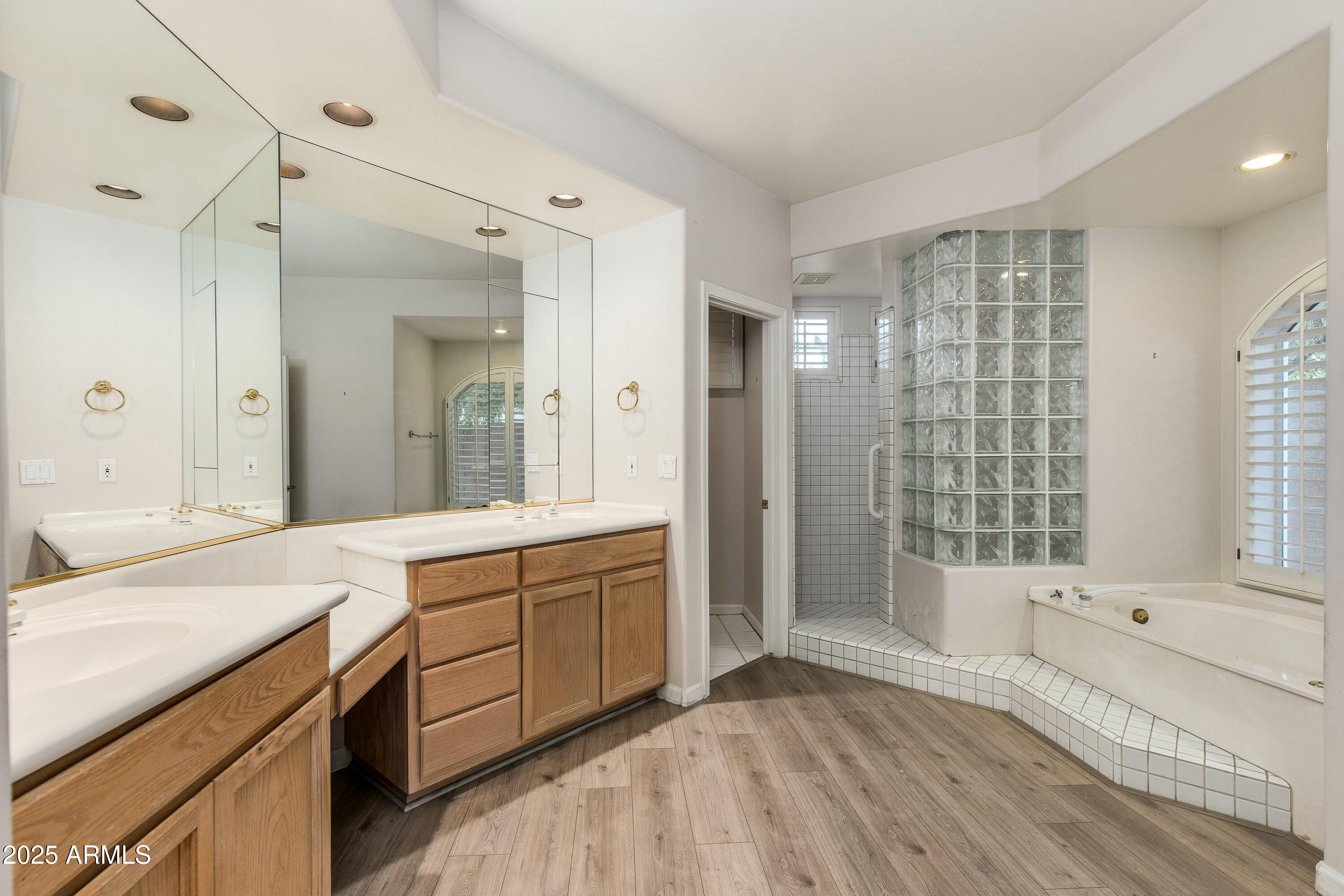 1133 W LAS PALMARITAS Drive