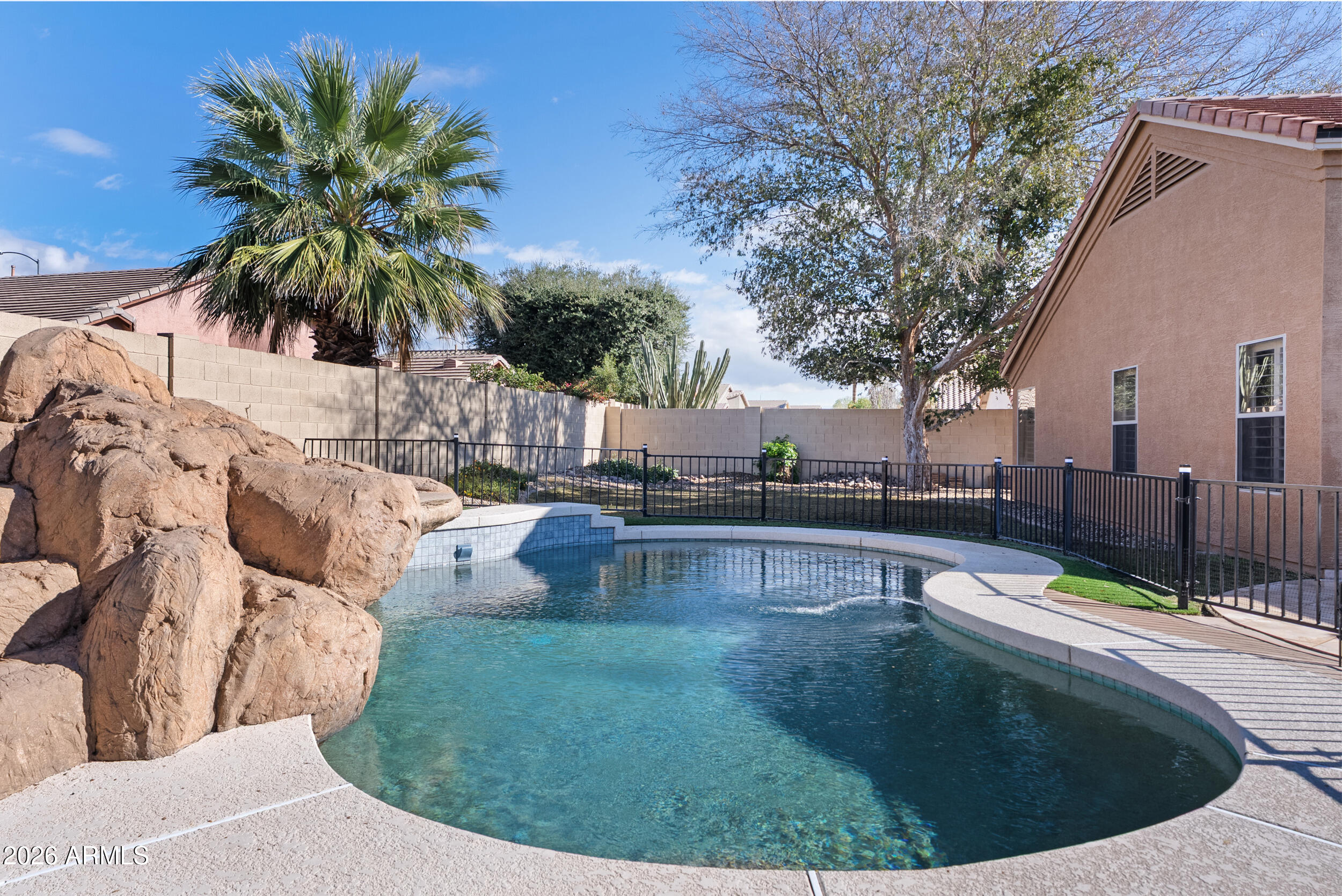 9828 E PANTERA Avenue