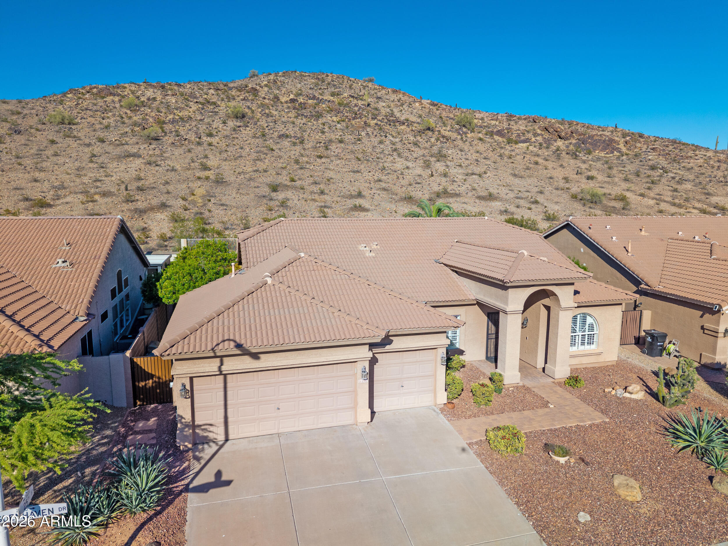 2502 E GLENHAVEN Drive