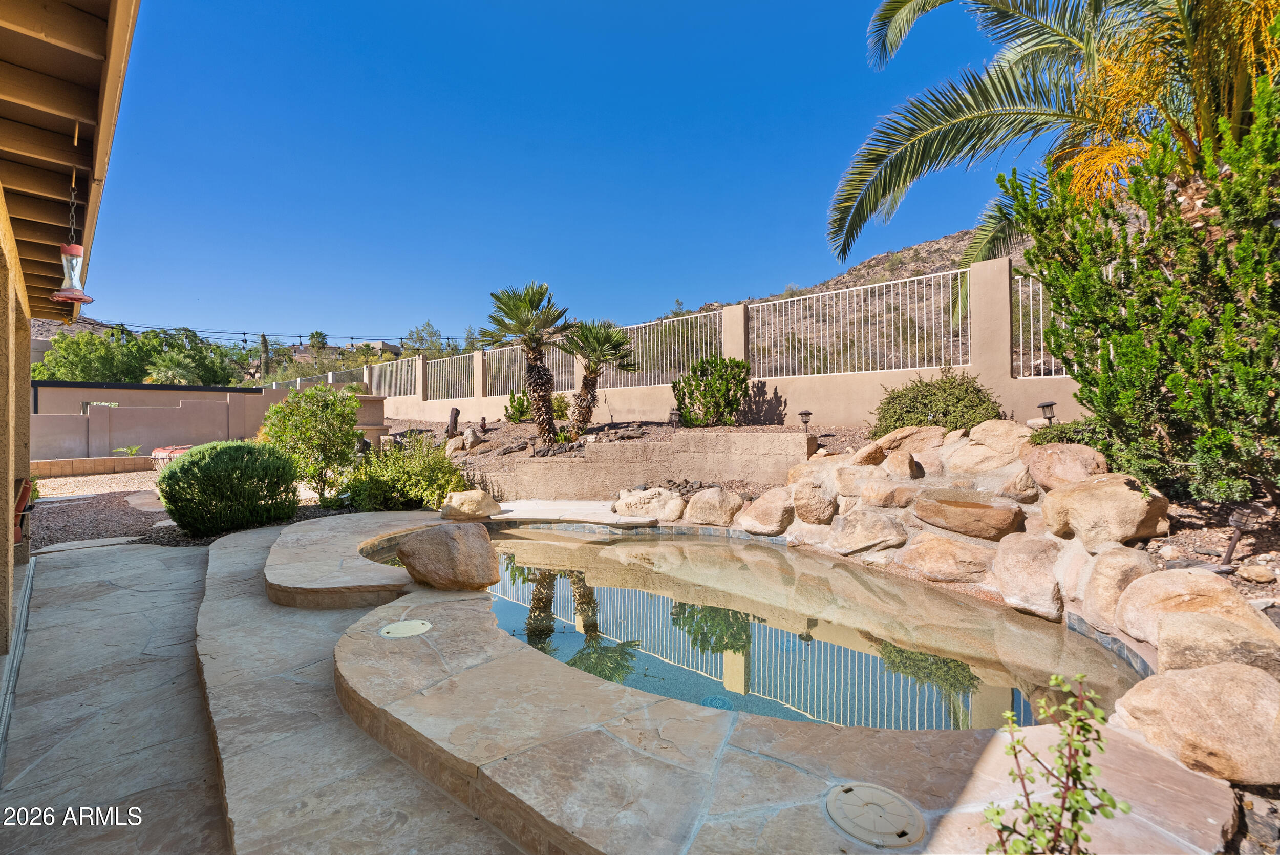 2502 E GLENHAVEN Drive