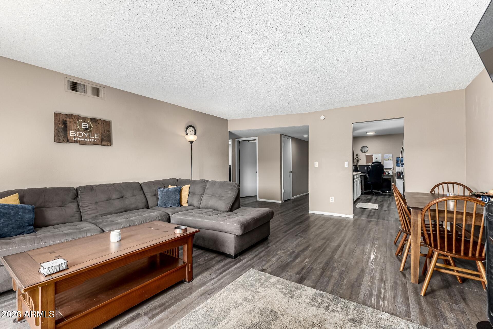 2101 W PONTIAC Drive