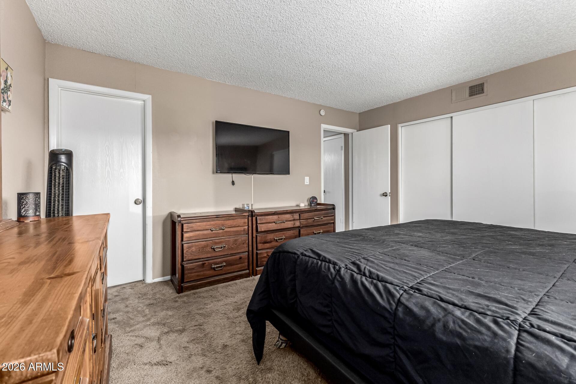 2101 W PONTIAC Drive