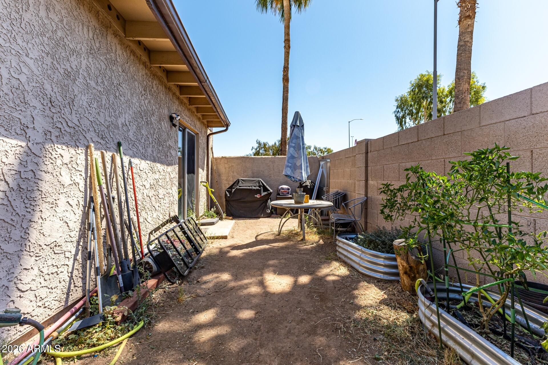 2101 W PONTIAC Drive