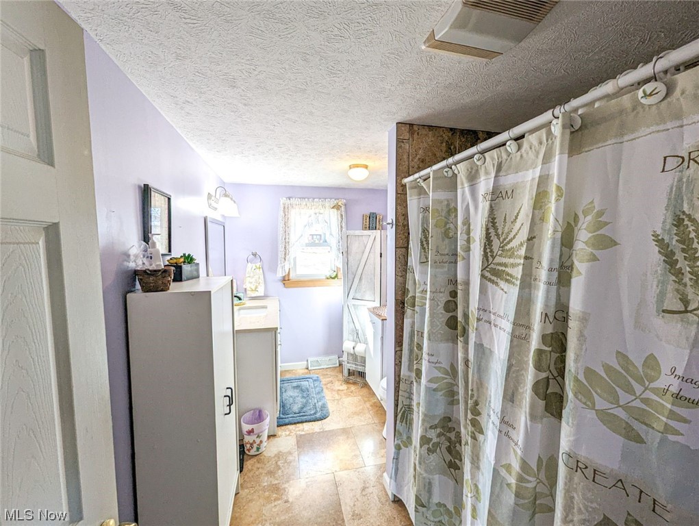 1056 Country Club