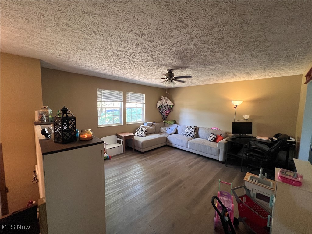 61220 Kadon Drive