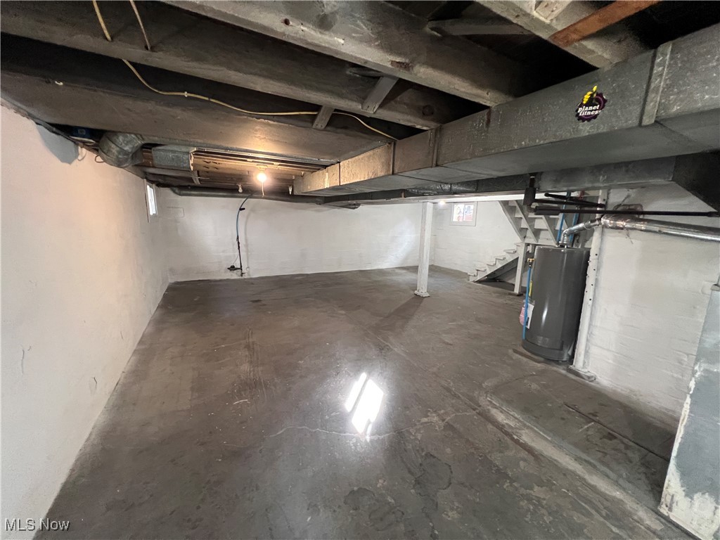 828 Locust Avenue