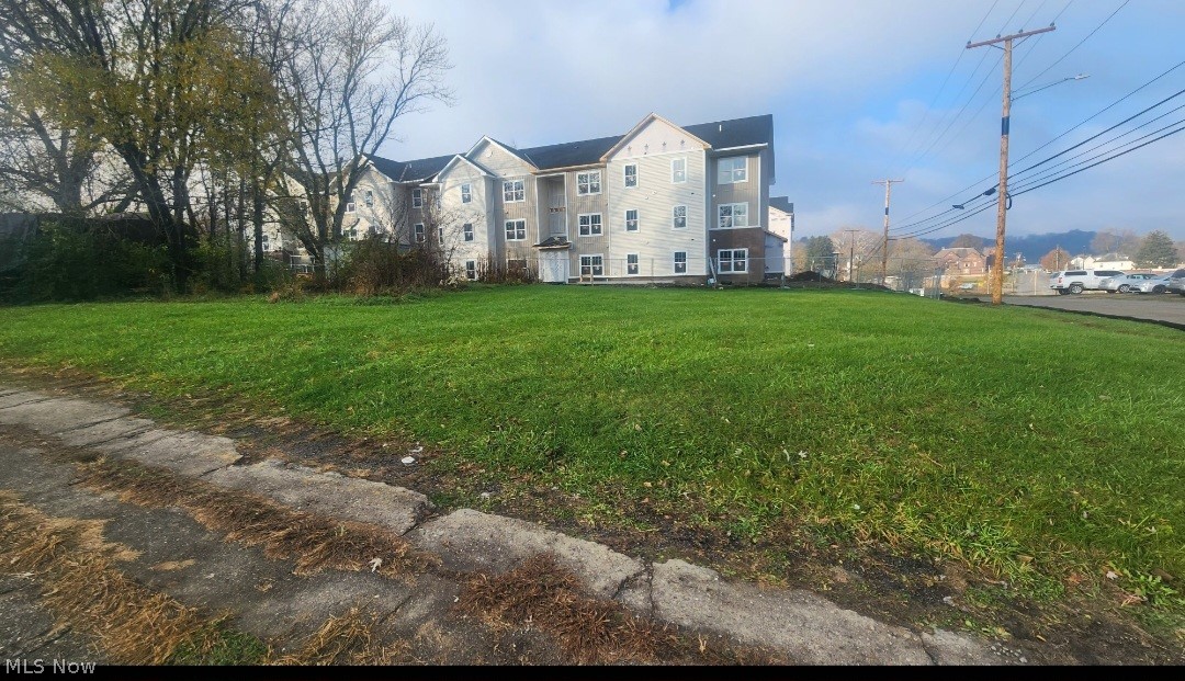 822 W Muskingum Avenue