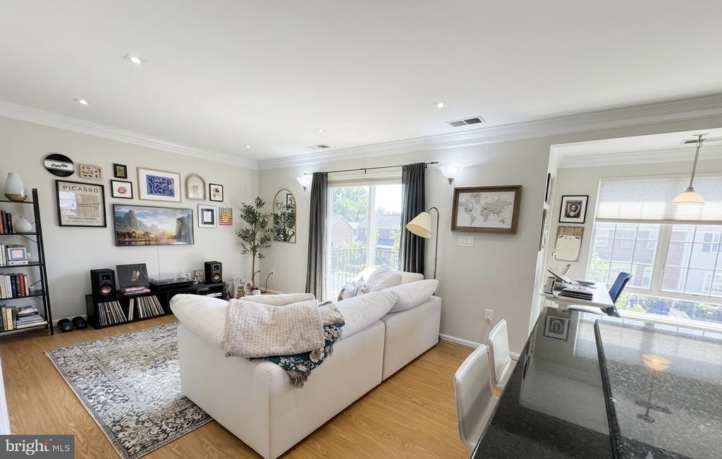 416 VEITCH STREET S 307