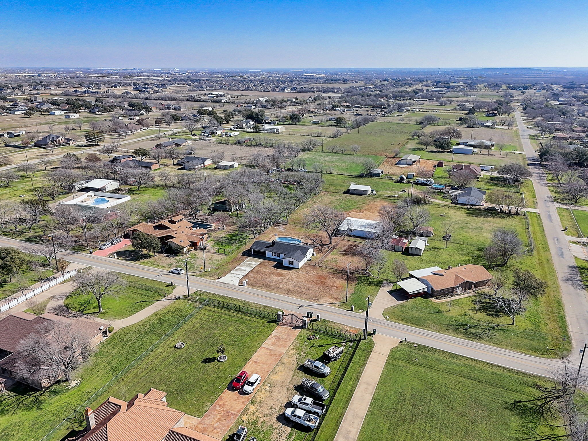 1413 W Cleburne Road