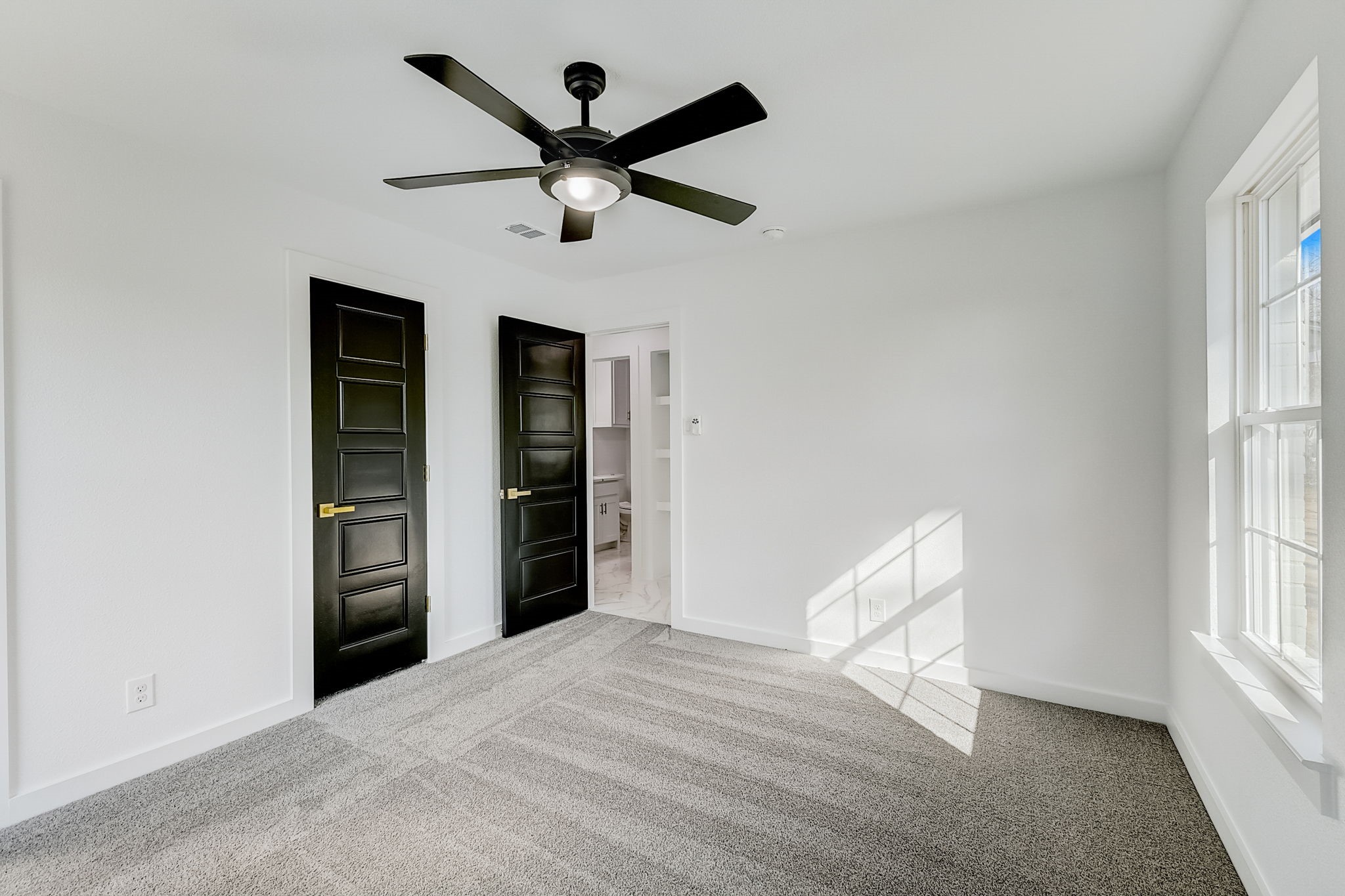 1413 W Cleburne Road