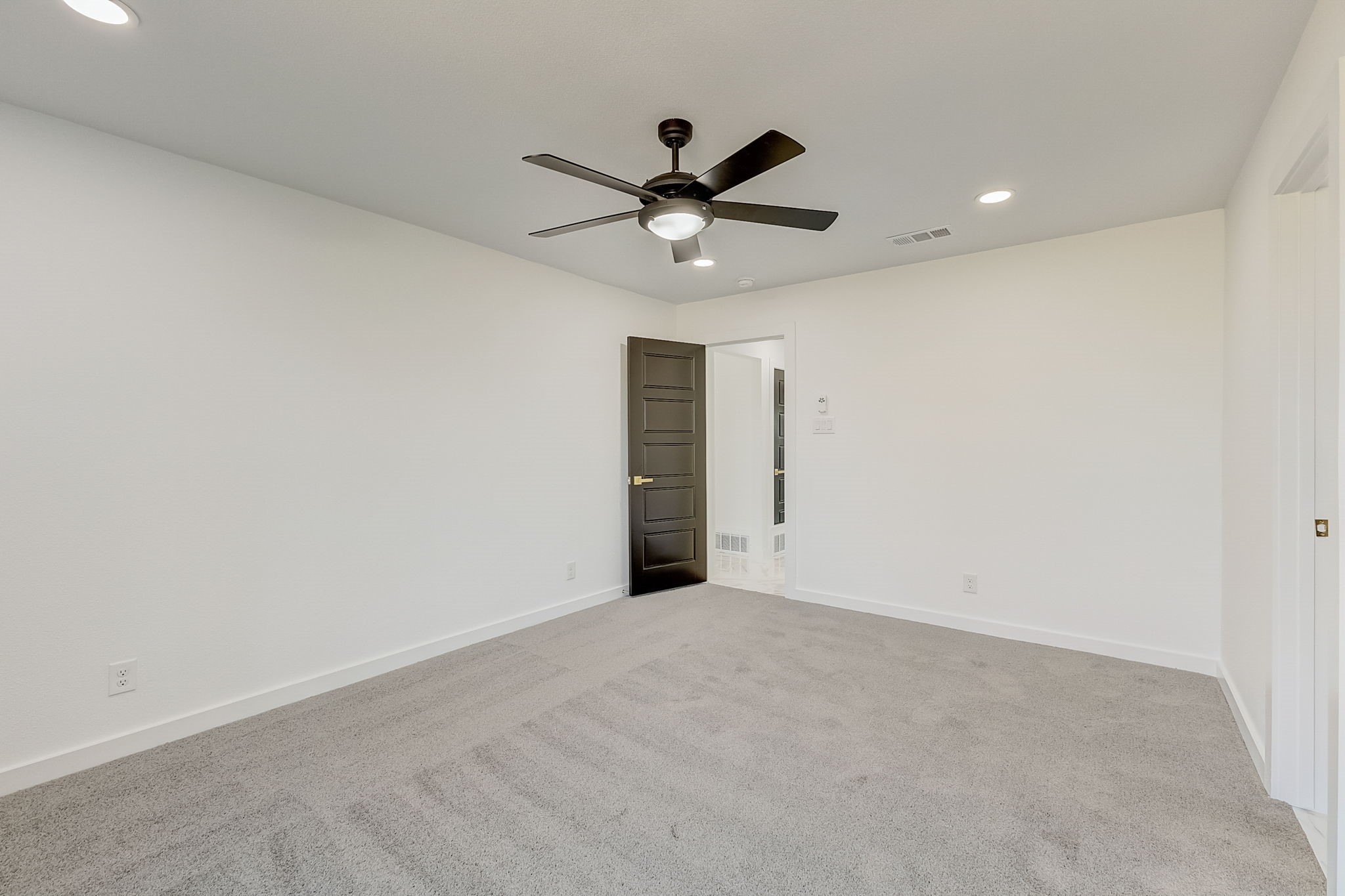 1413 W Cleburne Road