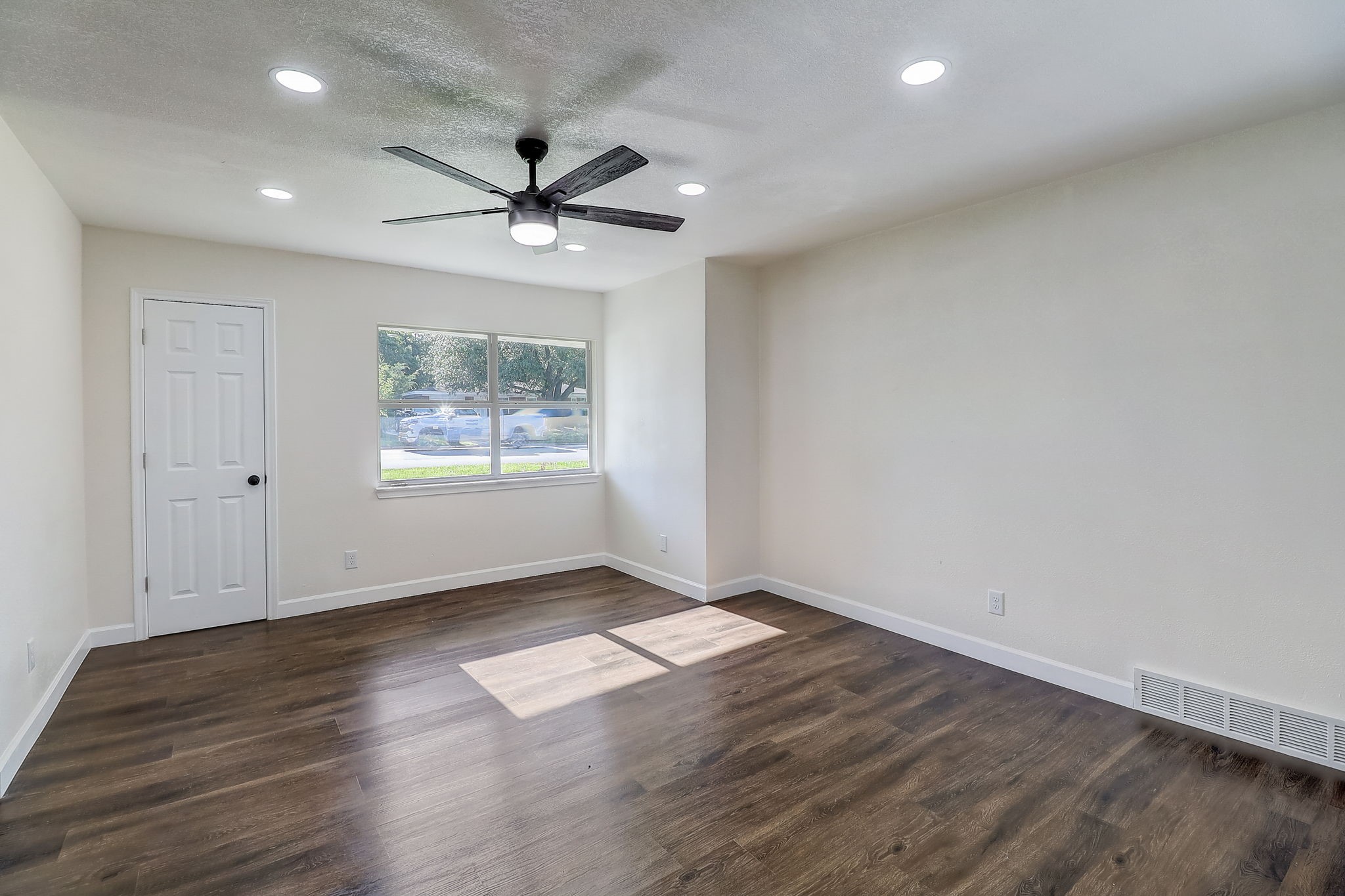 4712 Trail Lake Drive