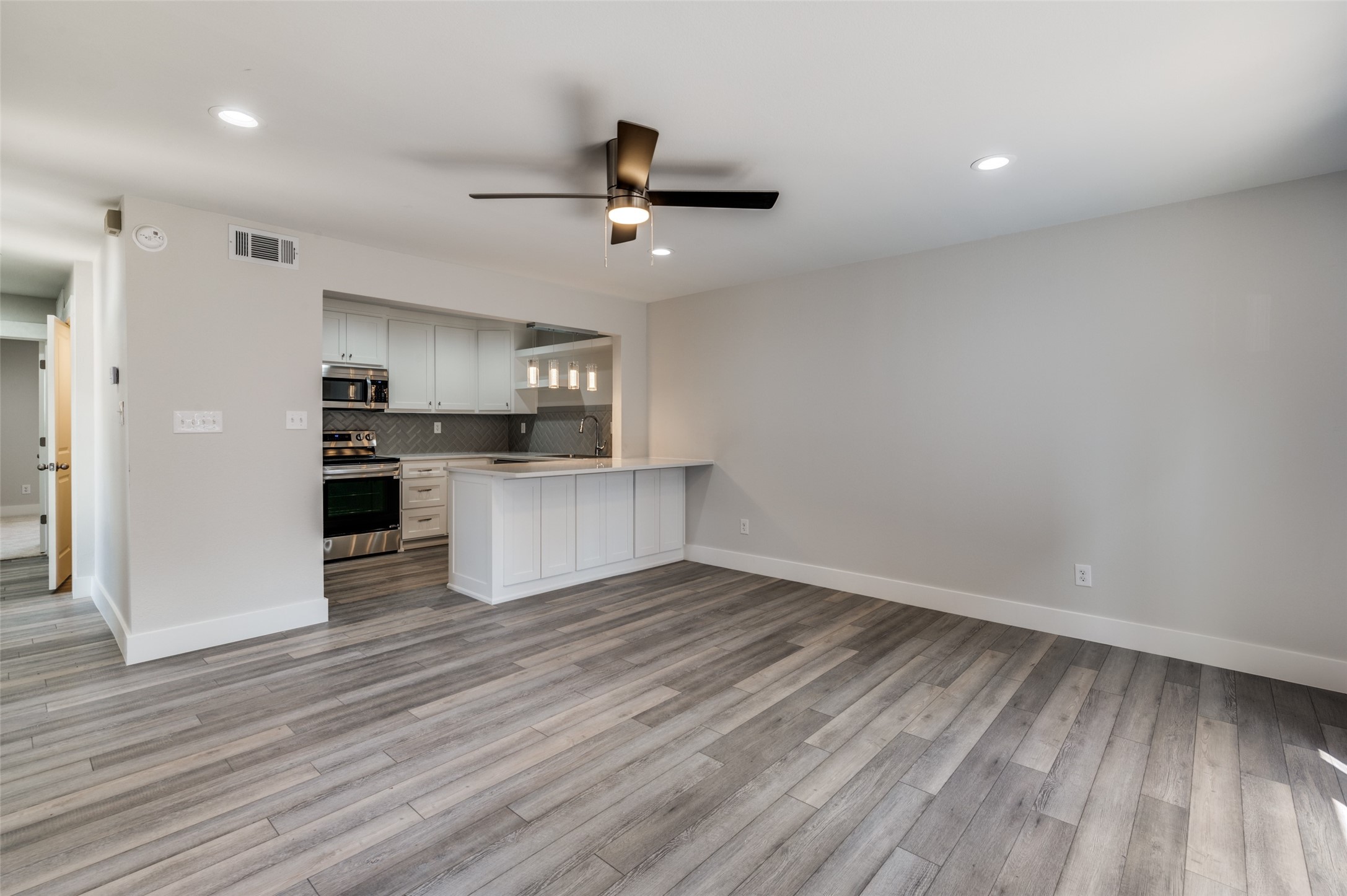 2733 Silver Creek Drive 106