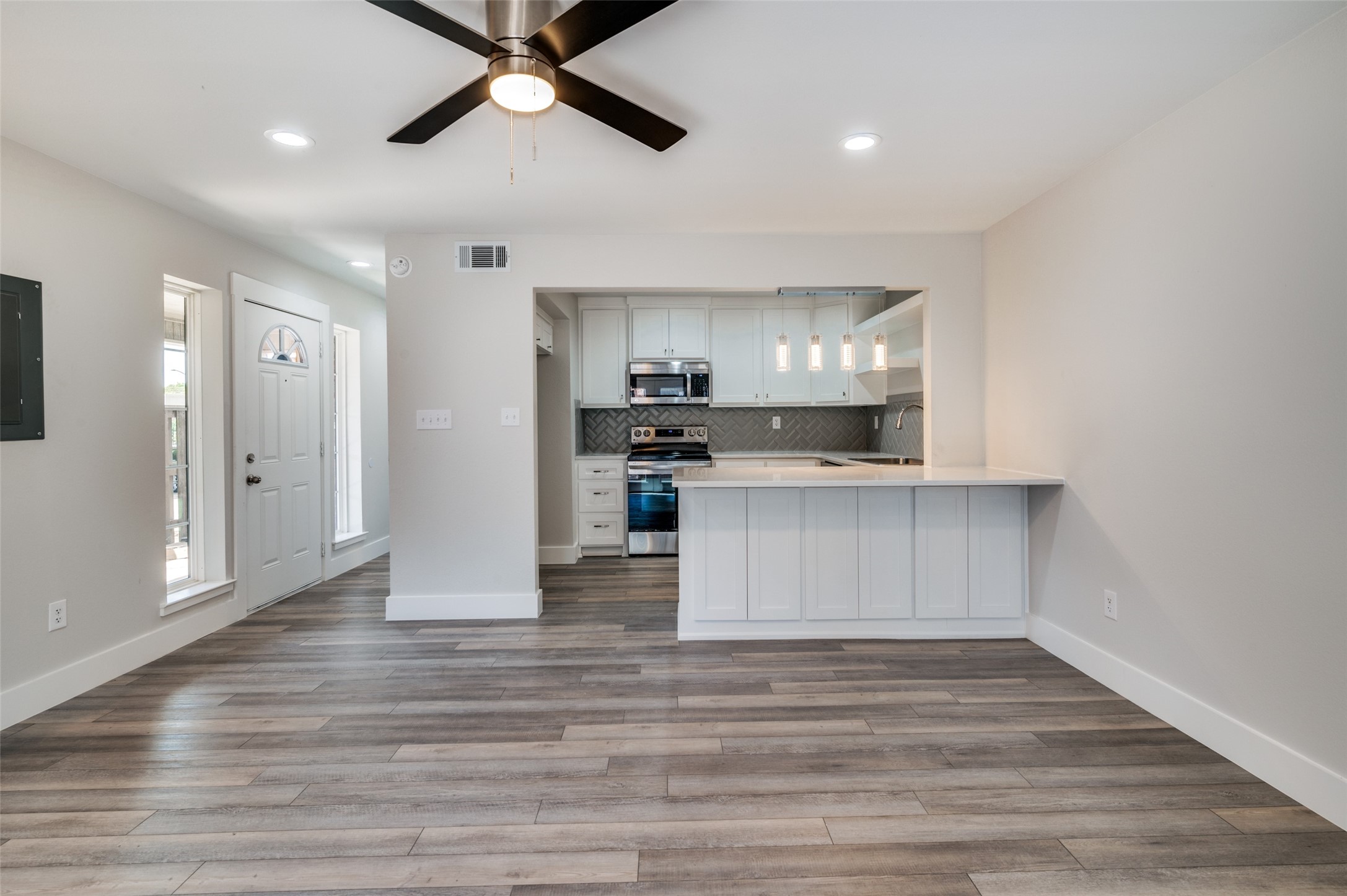 2733 Silver Creek Drive 106