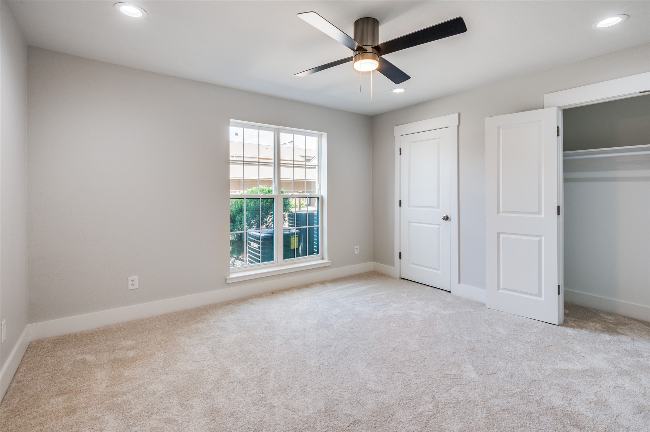 2733 Silver Creek Drive 106