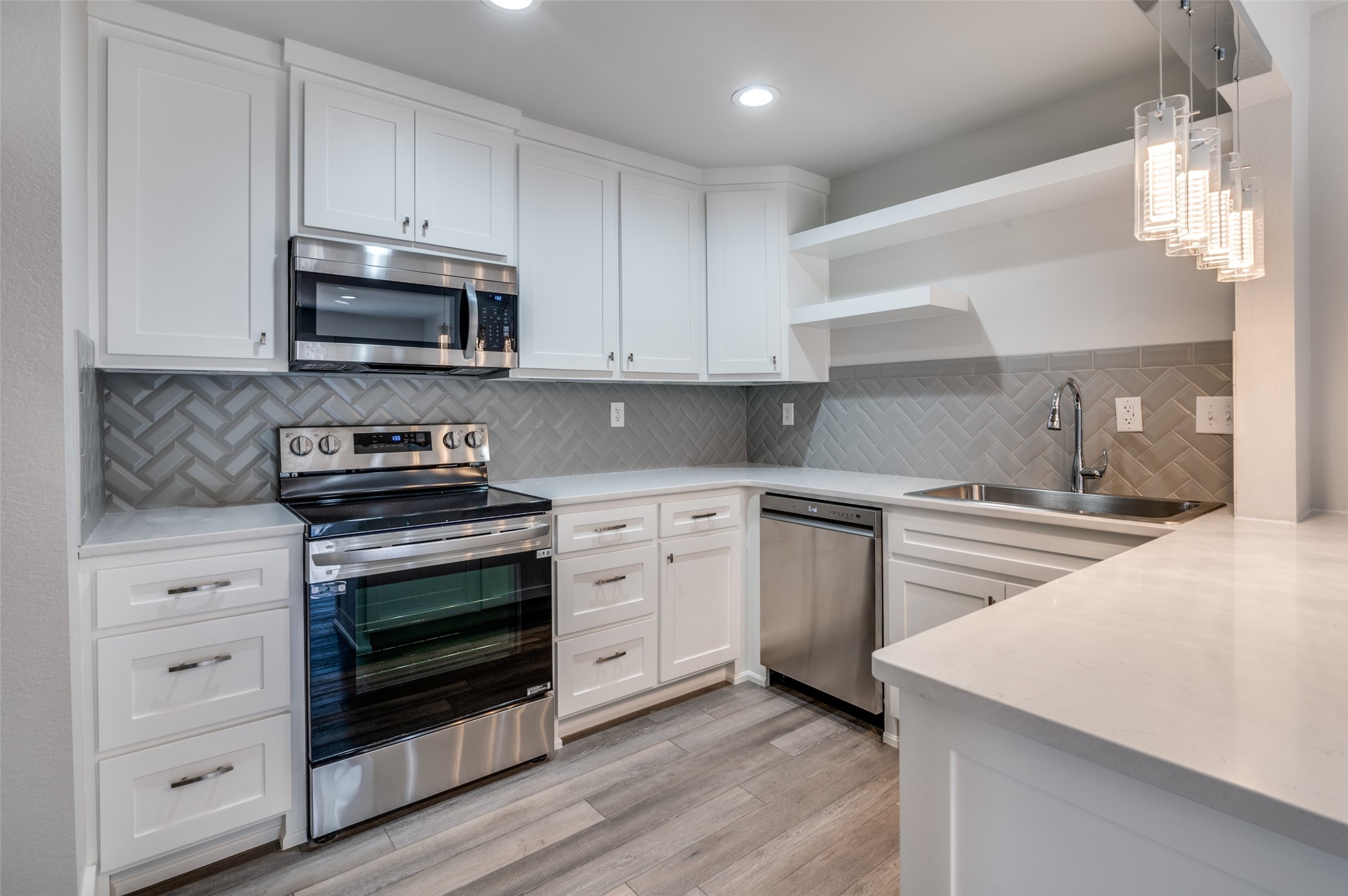 2733 Silver Creek Drive 106