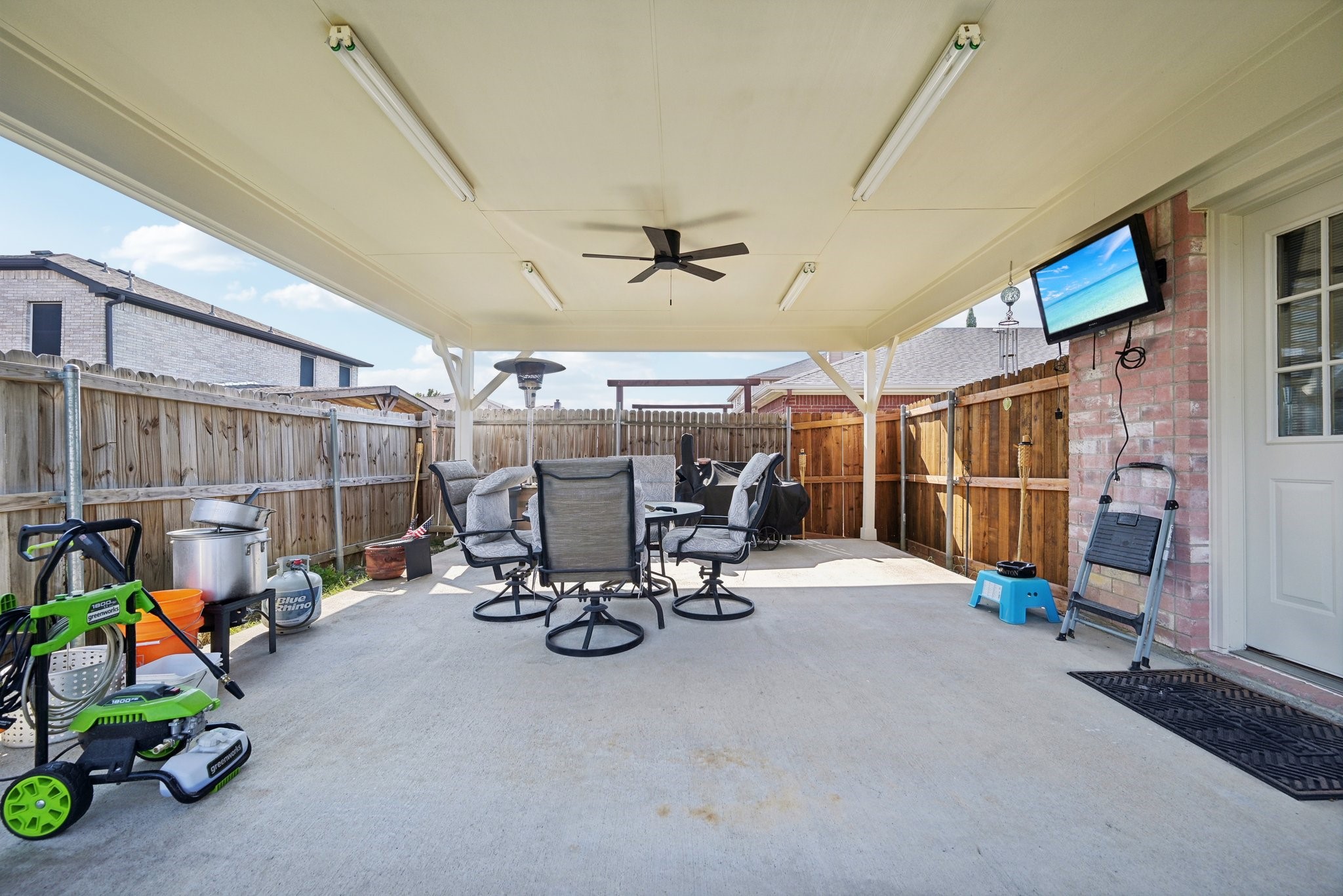 2439 Canyon Springs Drive