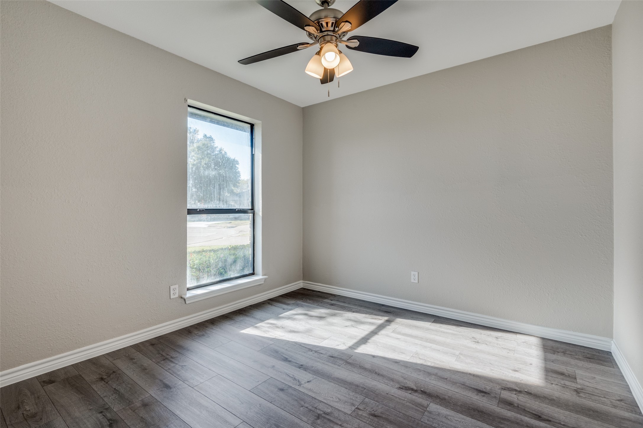 509 W Lark Court