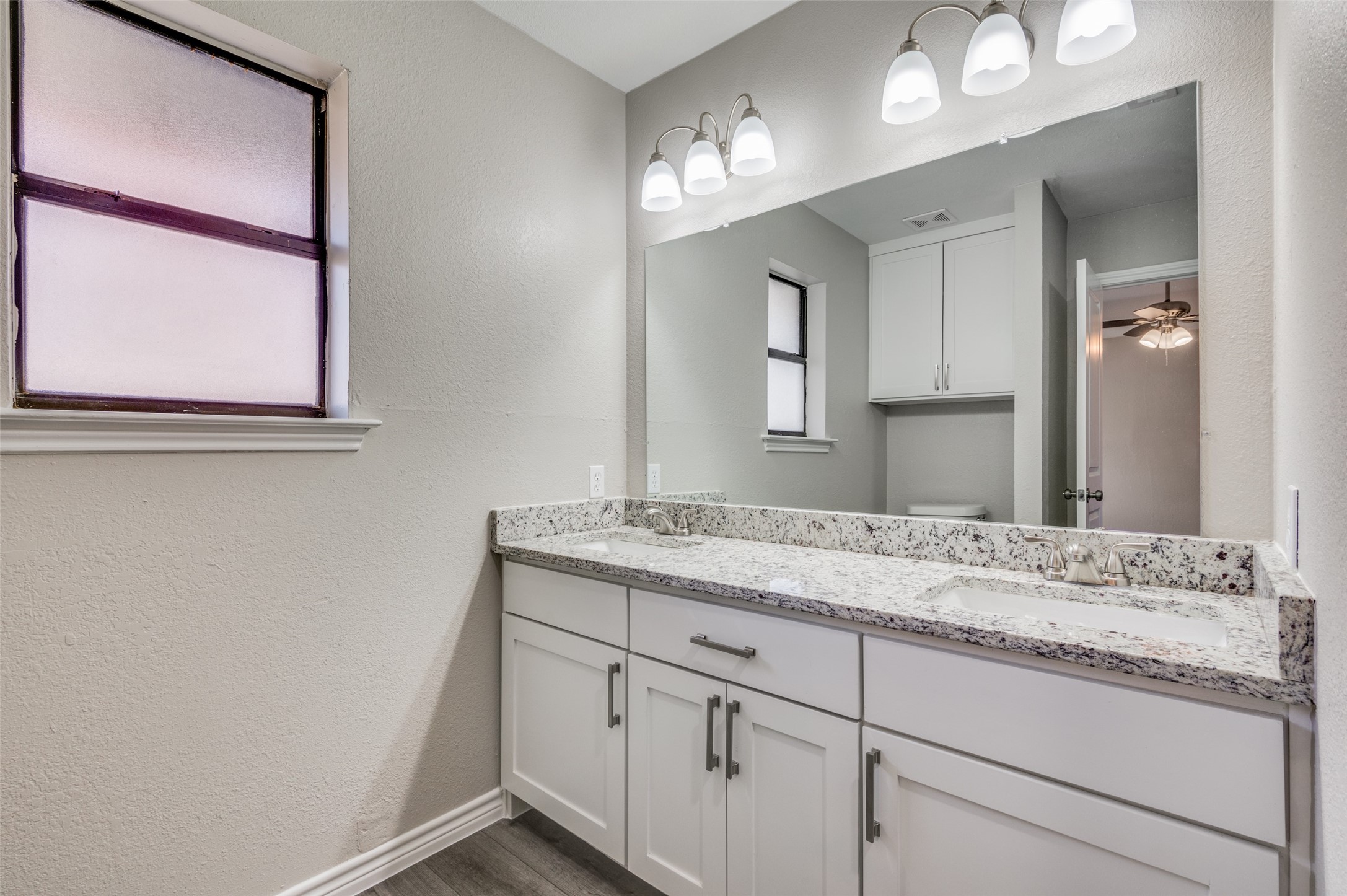 509 W Lark Court