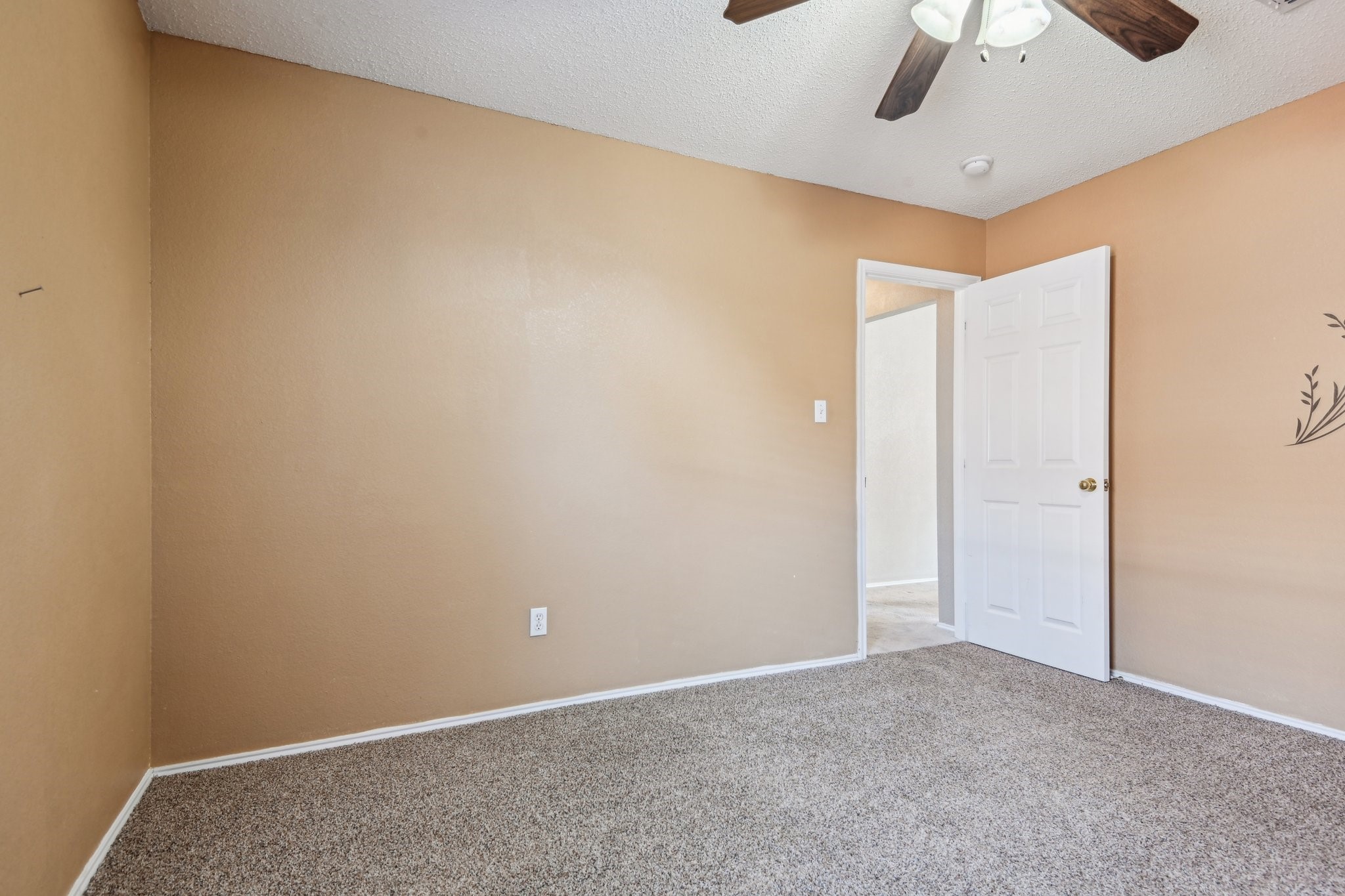 1301 Meadowbrook Lane