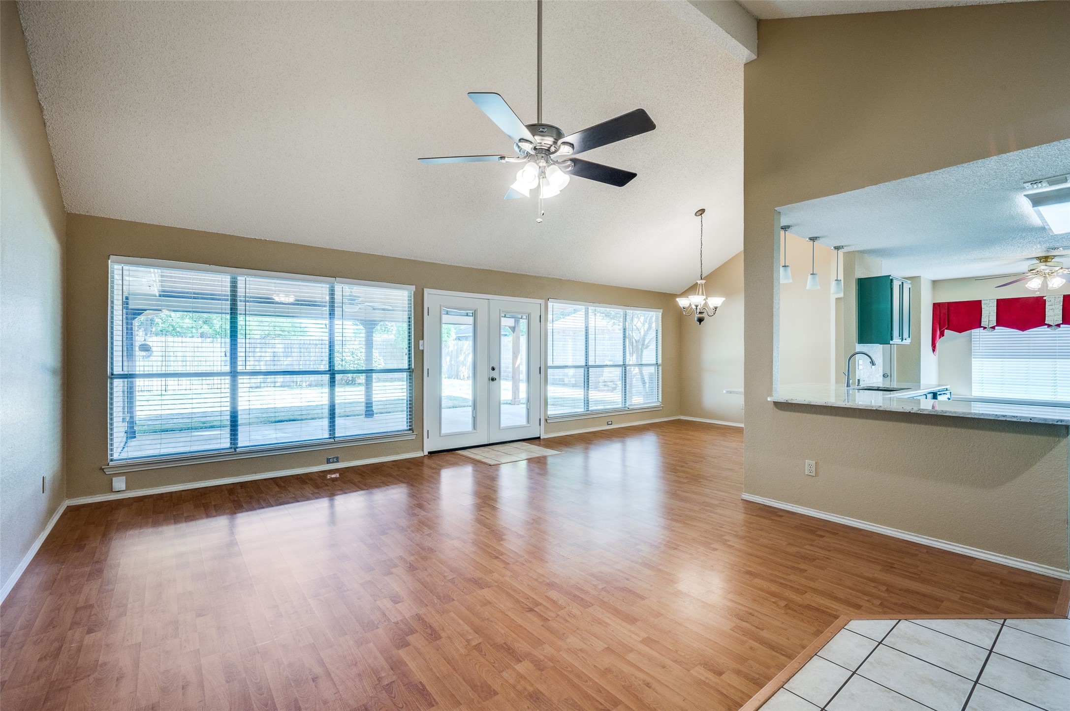 4902 Oak Hollow Drive