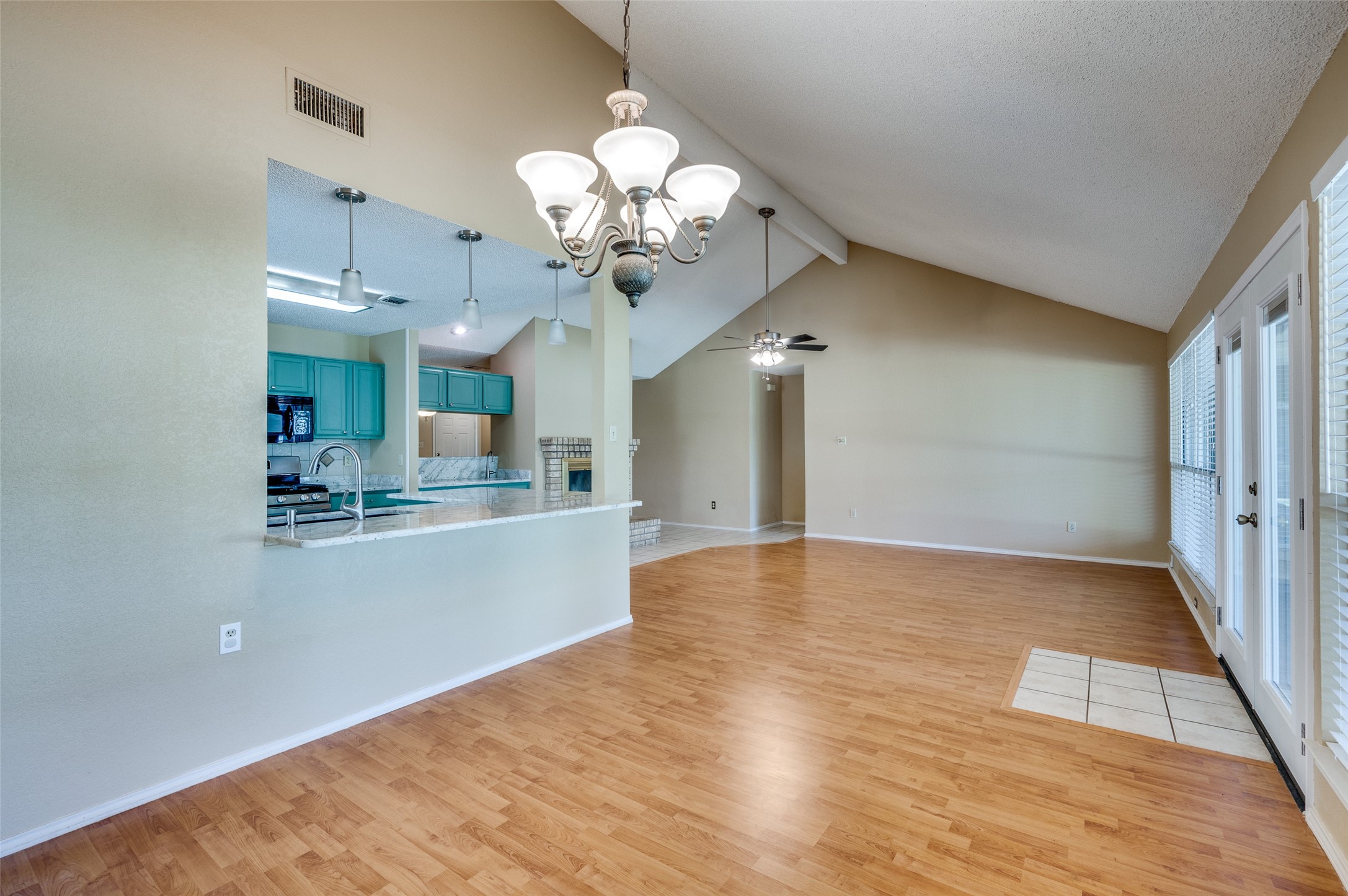 4902 Oak Hollow Drive