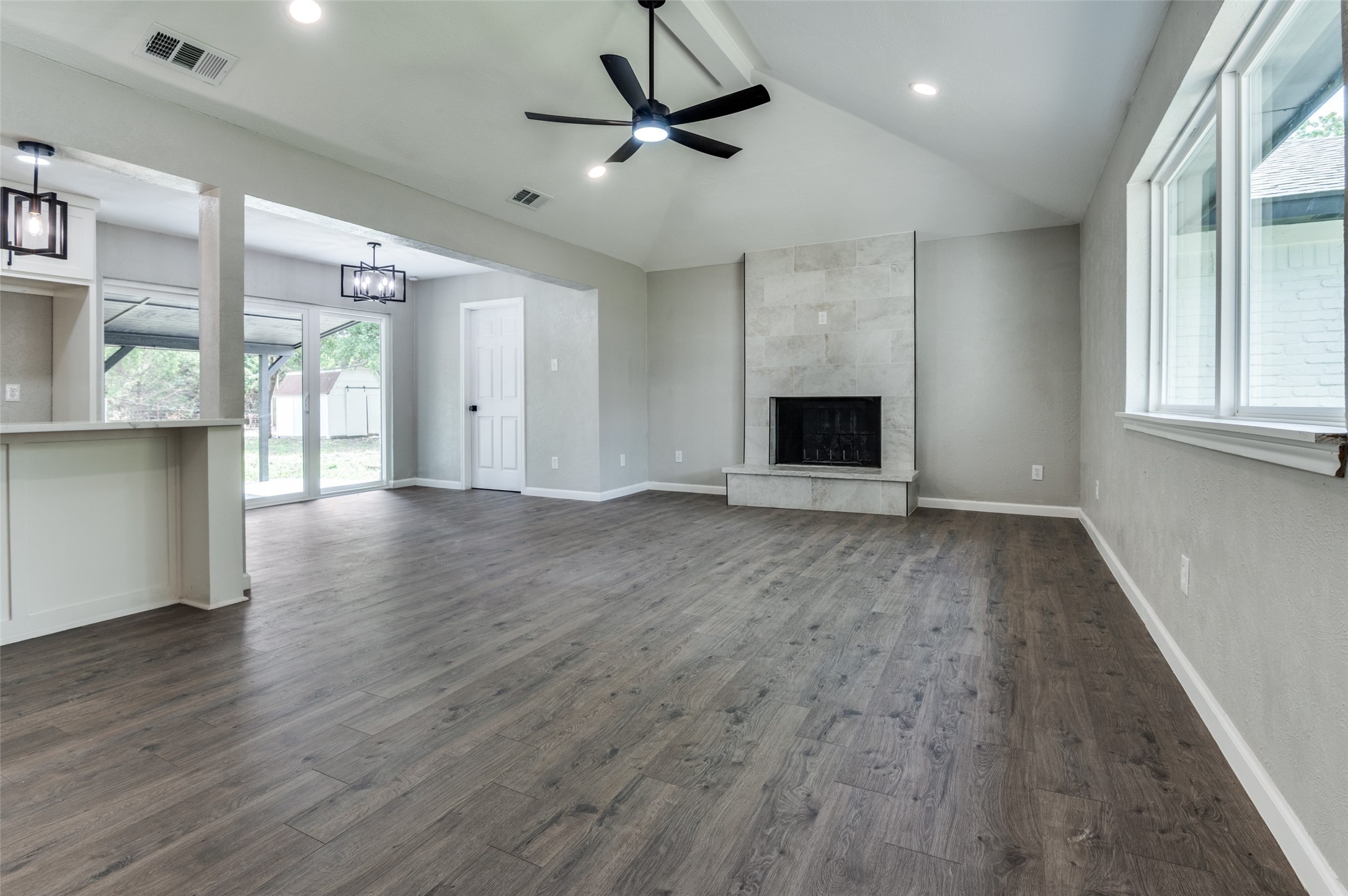 414 Pearly Top Drive