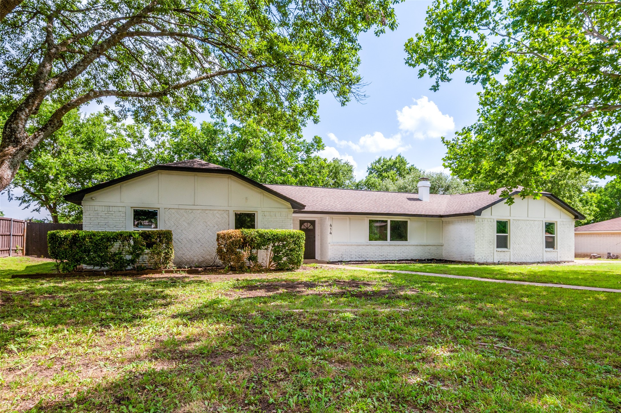 414 Pearly Top Drive