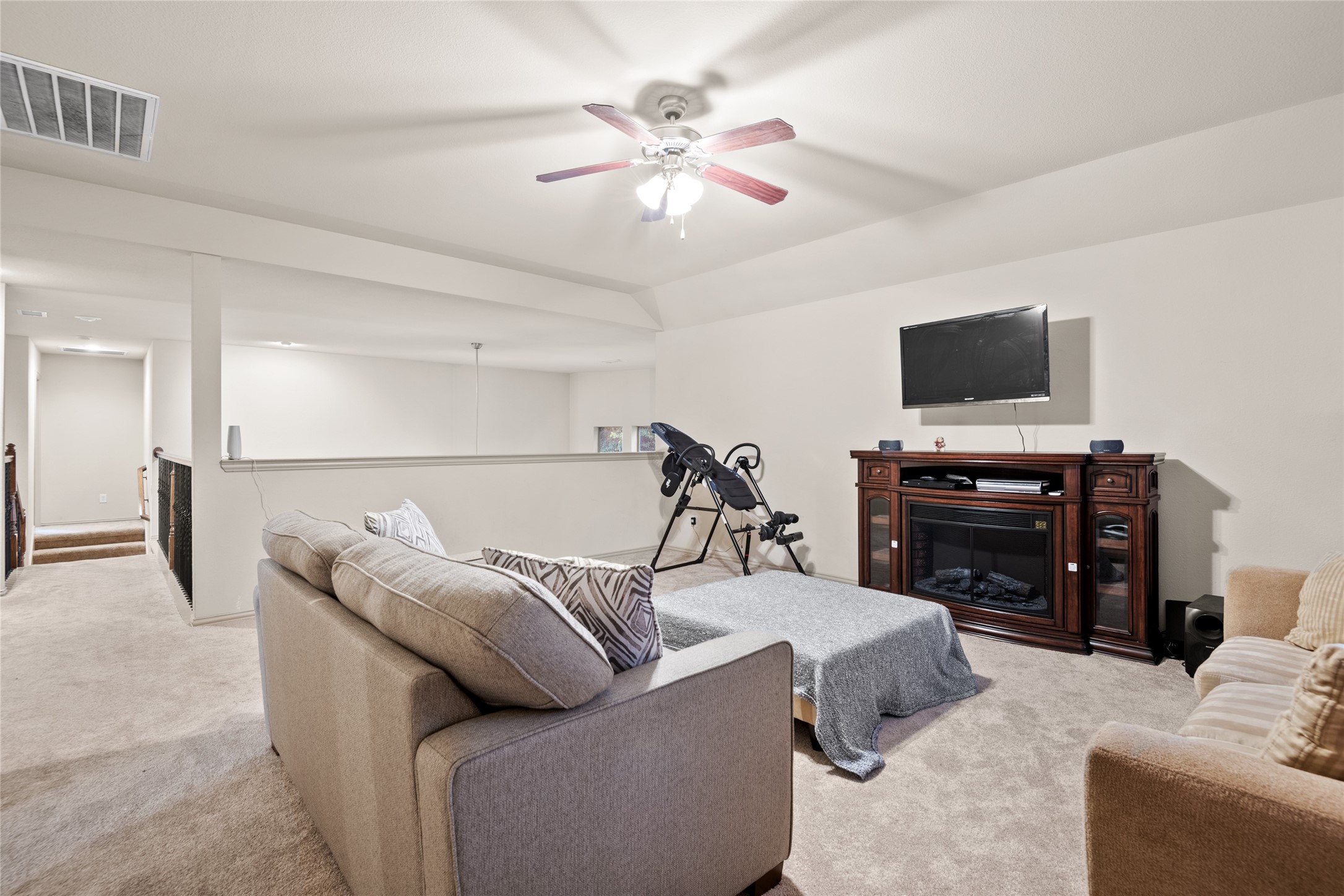 1709 White Cap Court