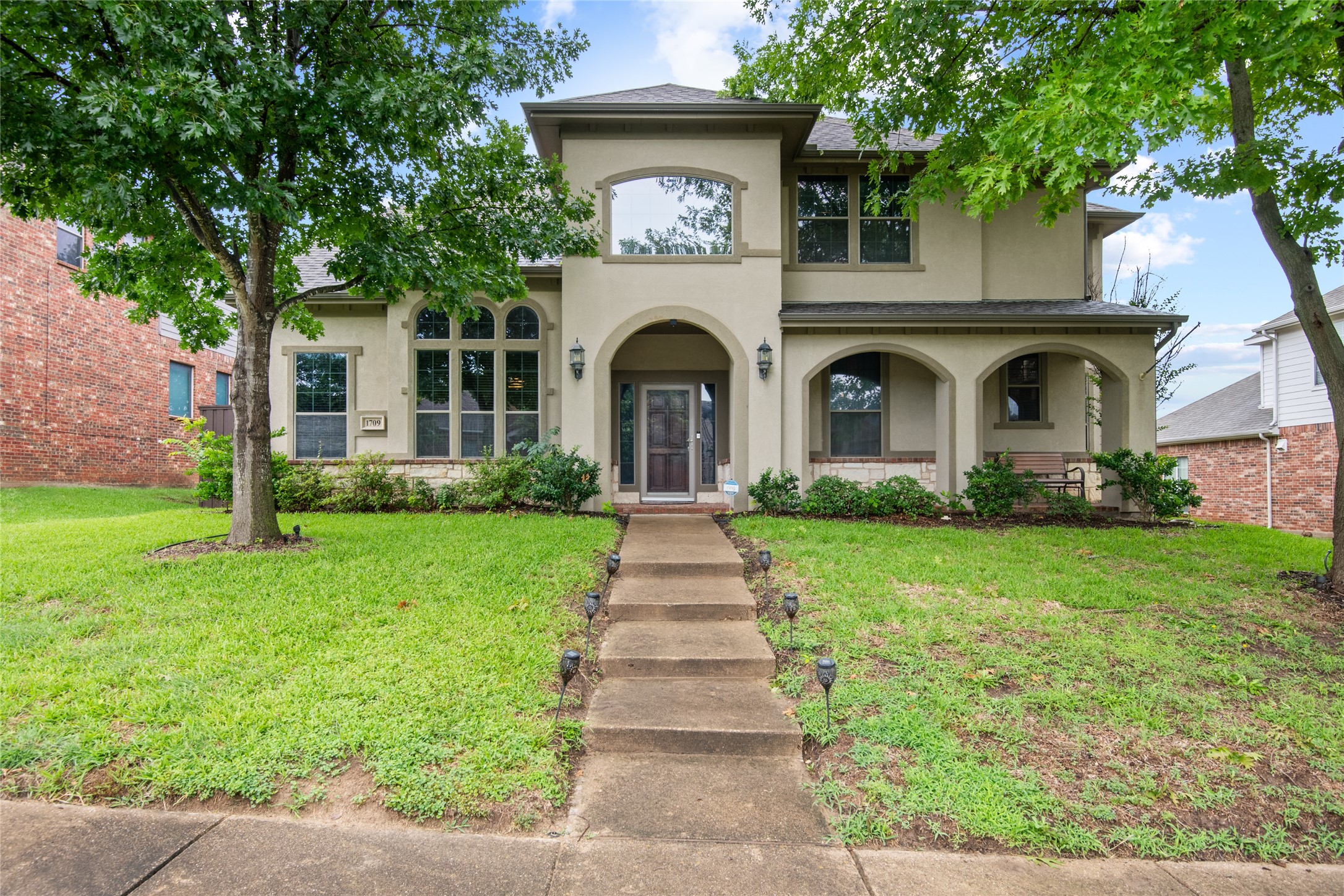 1709 White Cap Court