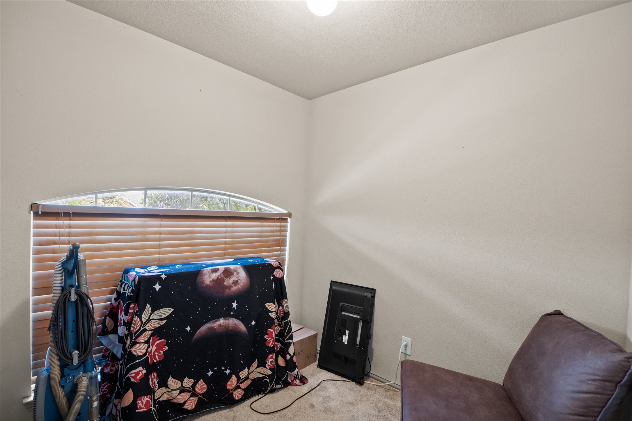 1709 White Cap Court
