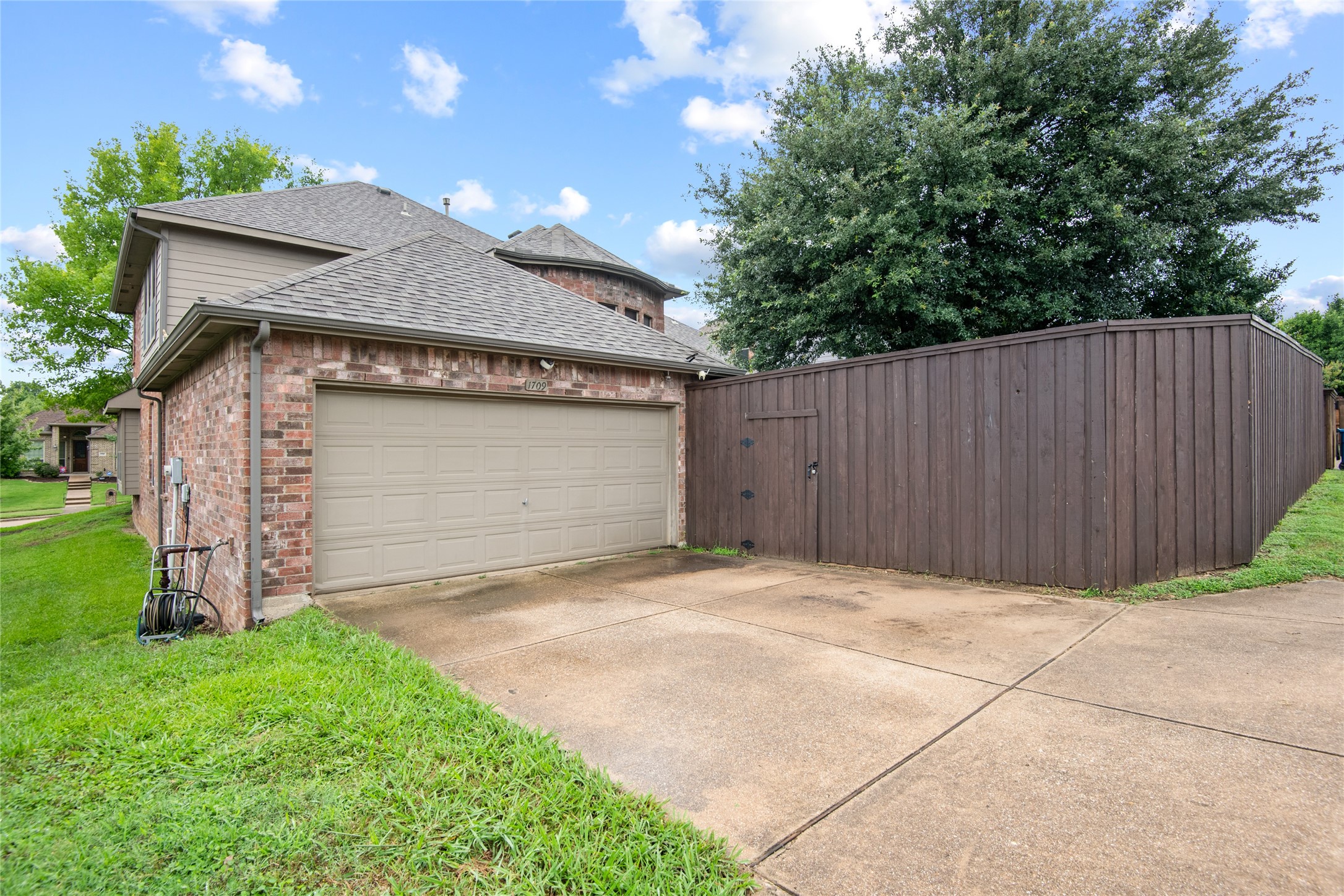 1709 White Cap Court