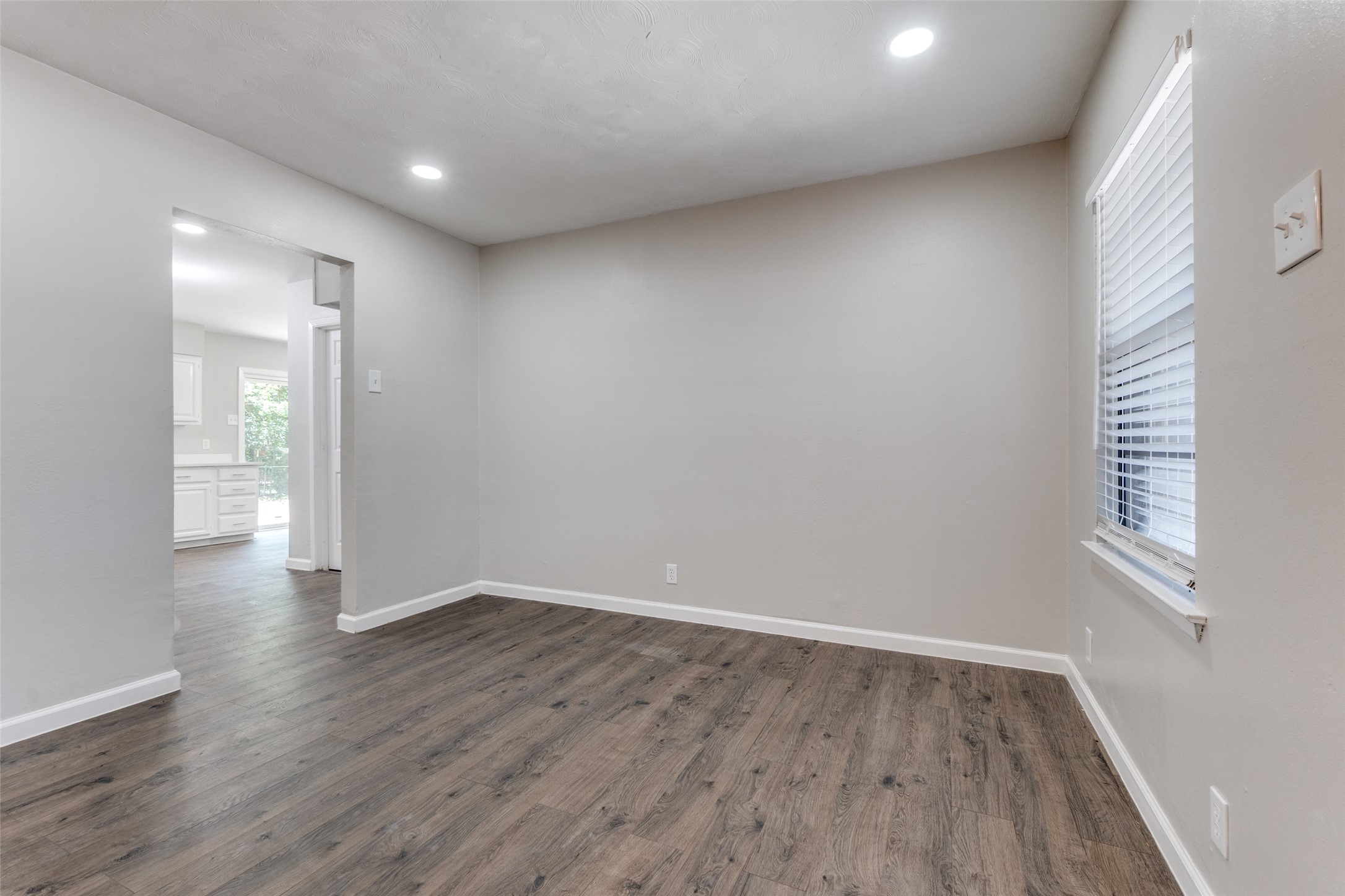 2406 Globe Avenue