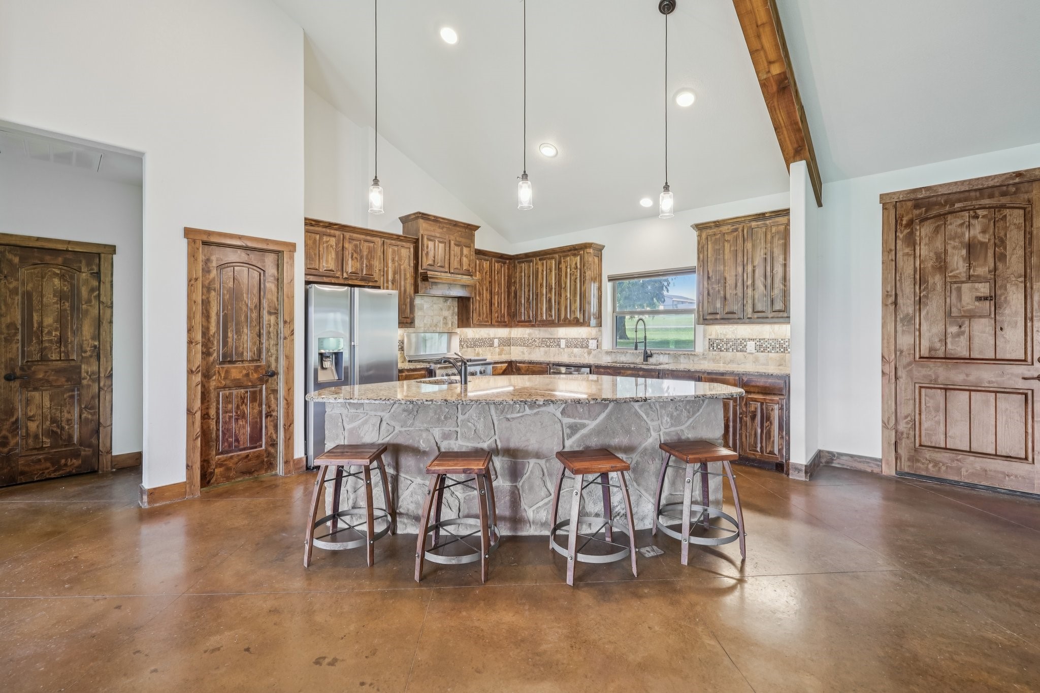 8137 Dollar Lane