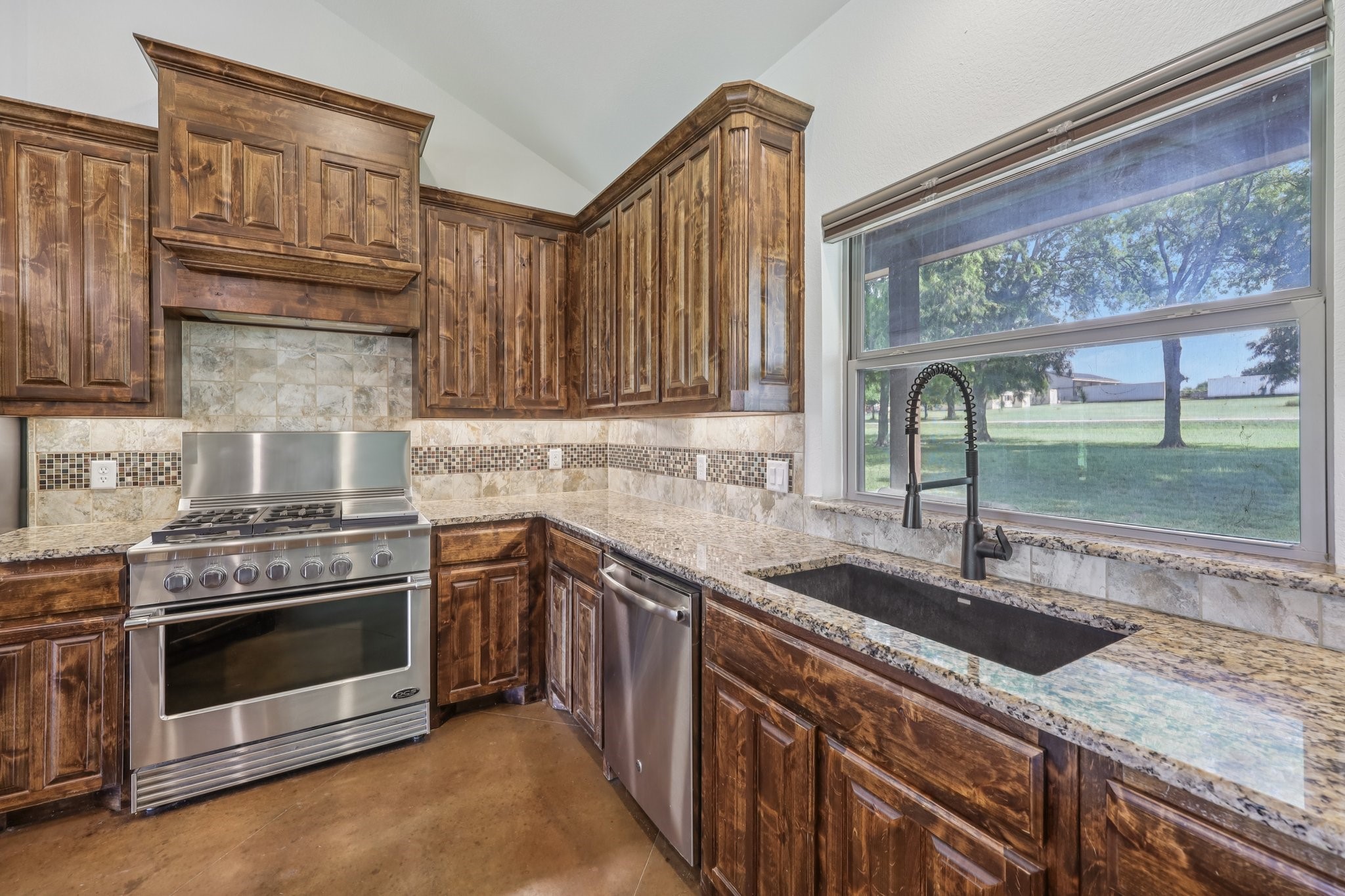 8137 Dollar Lane