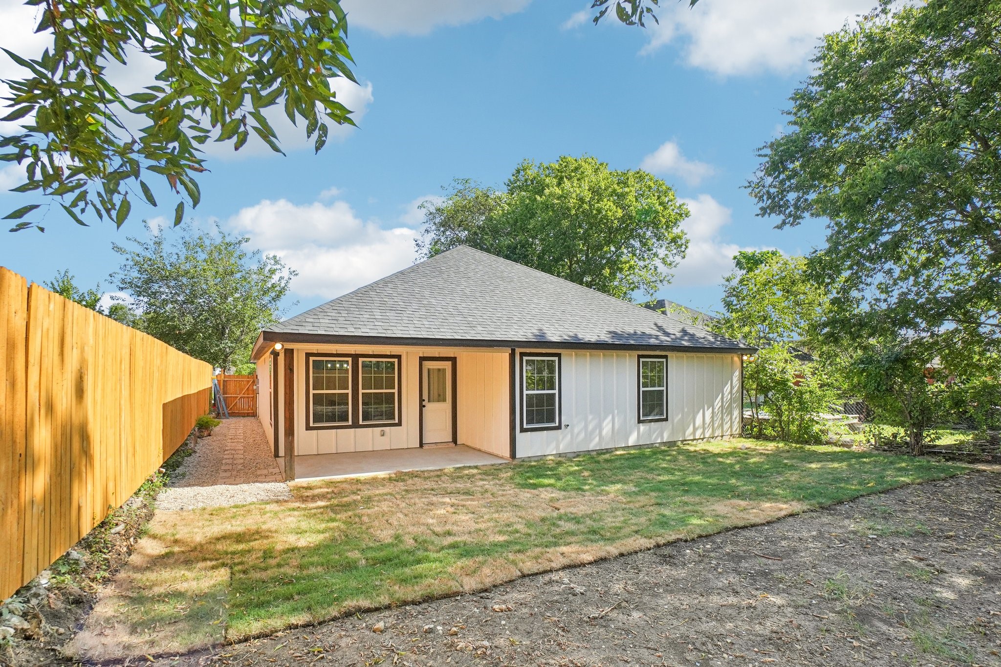 1310 E Myrtle Street