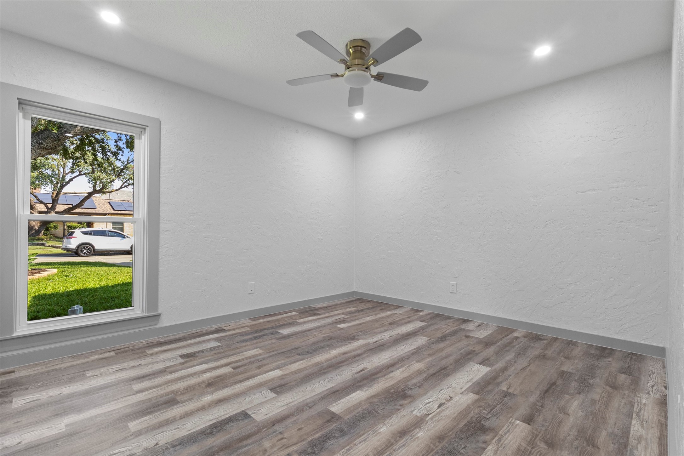 1528 Carnation Drive