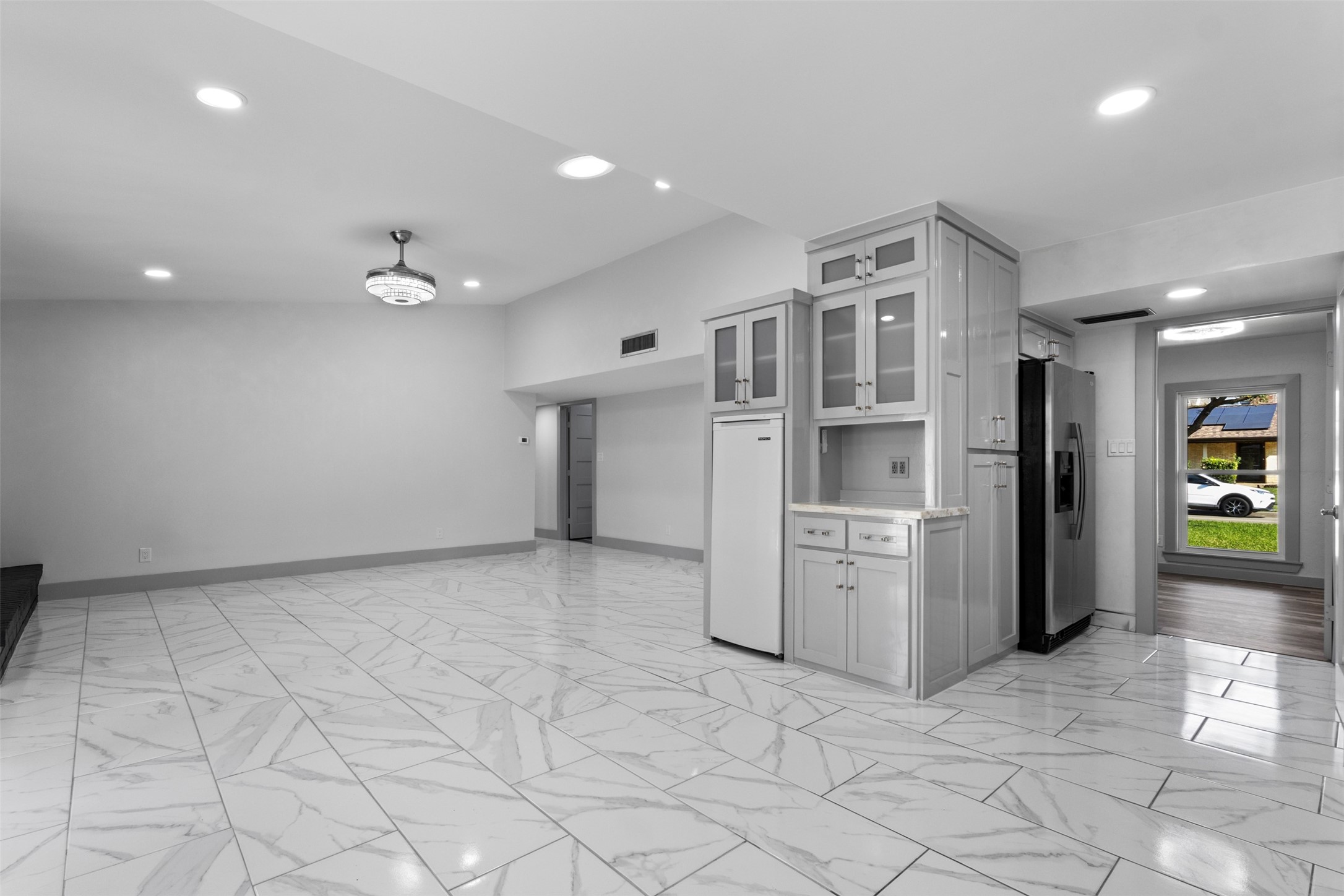 1528 Carnation Drive