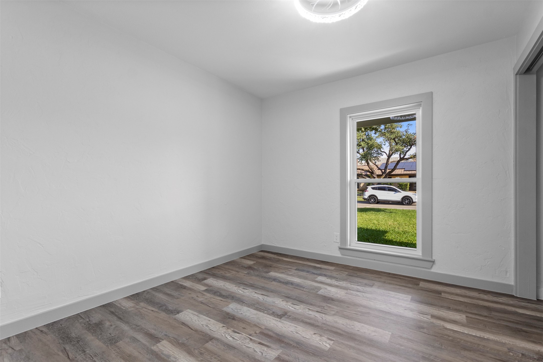 1528 Carnation Drive