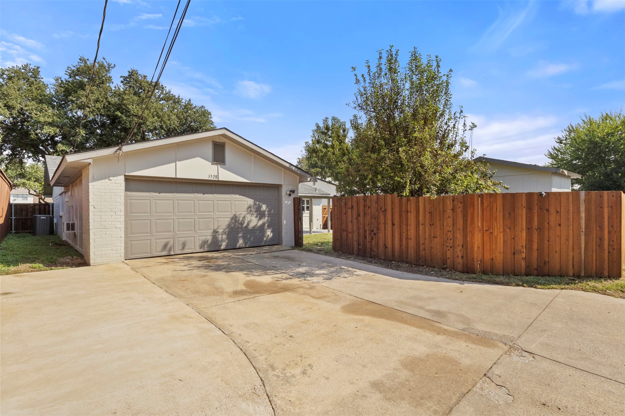 1528 Carnation Drive