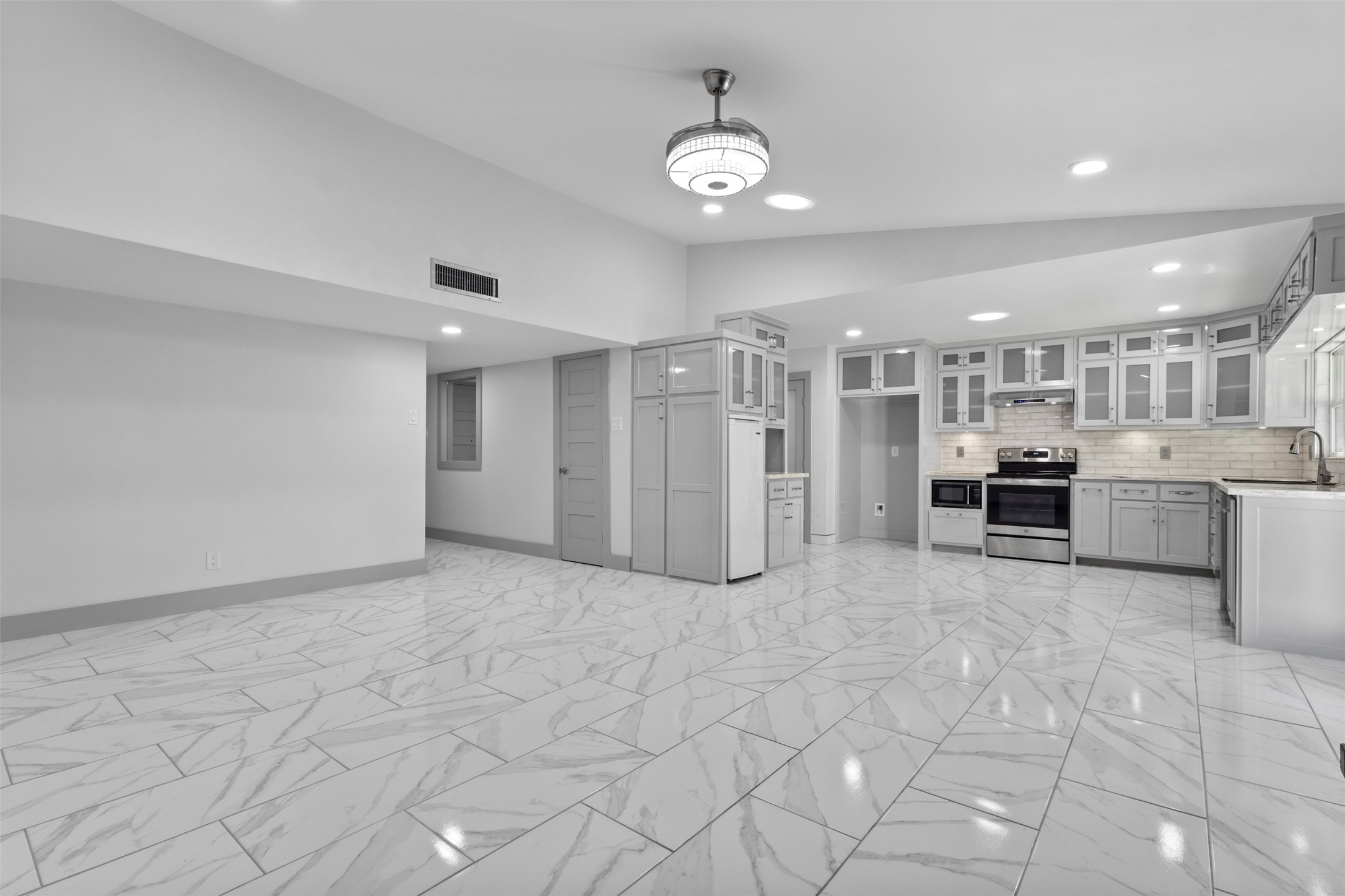 1528 Carnation Drive