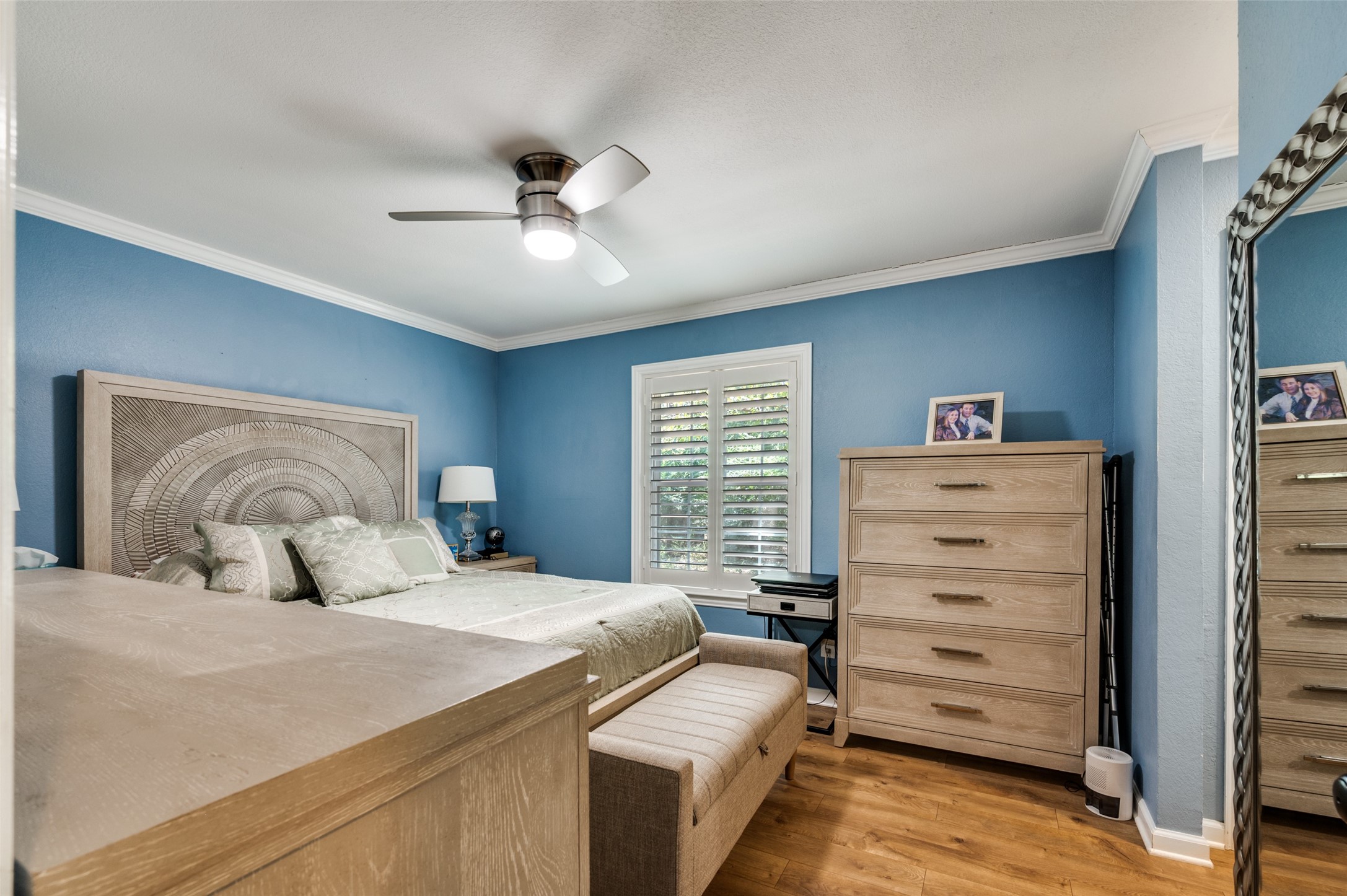 407 E Oakdale Street