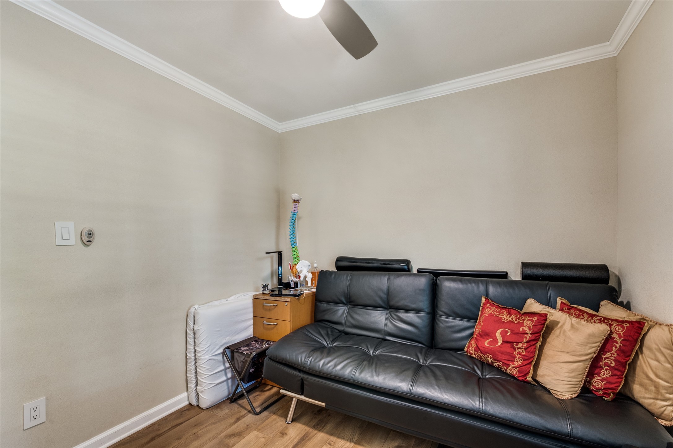 407 E Oakdale Street