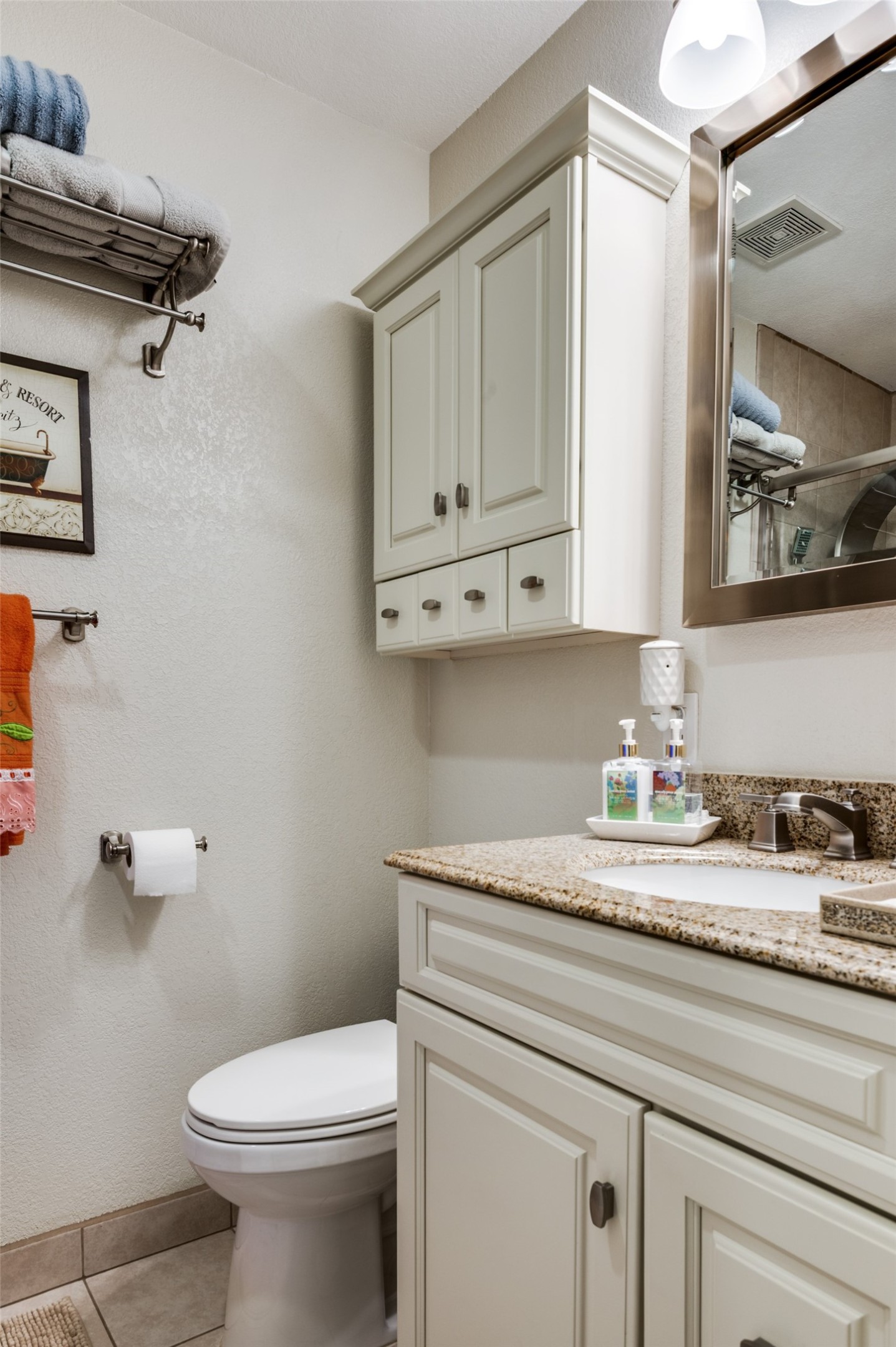 407 E Oakdale Street