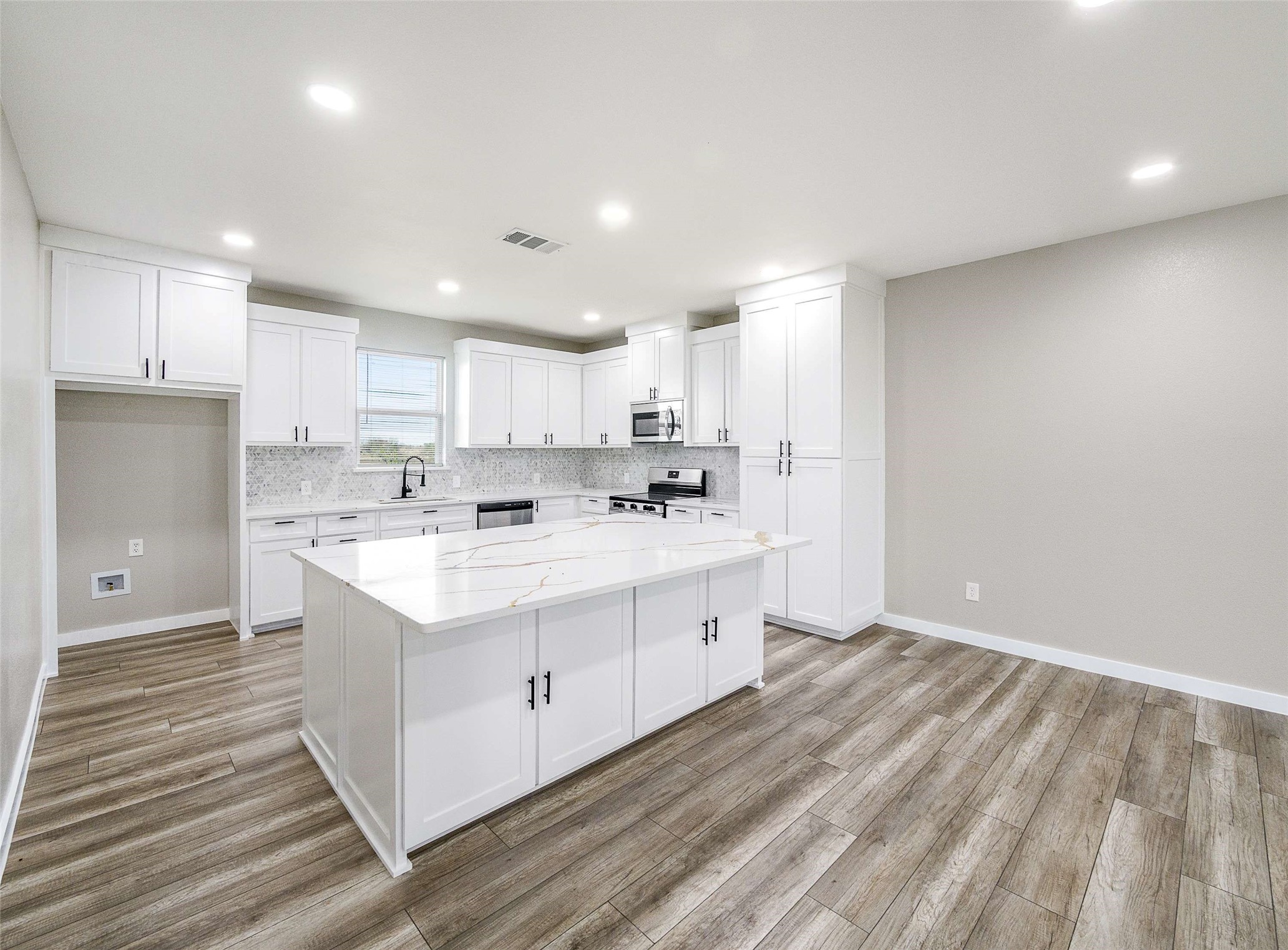 1061 Zmolek Road